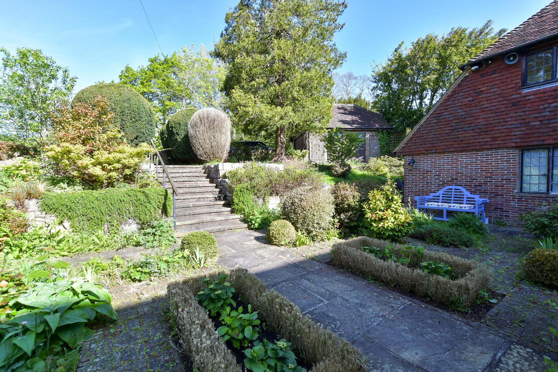 Detached House for sale with 5 bedrooms, Rectory Lane, Saltwood Fine