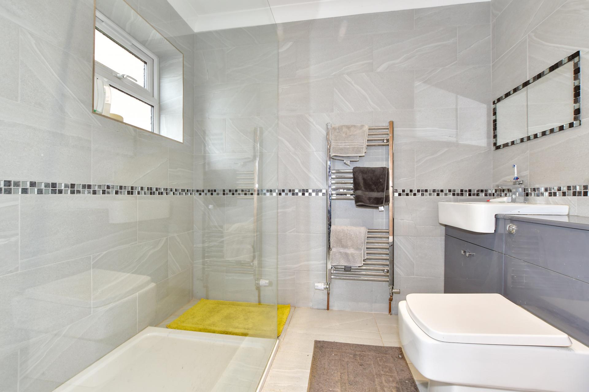 Detached House for sale with 5 bedrooms, Daryngton Avenue, Minnis Bay