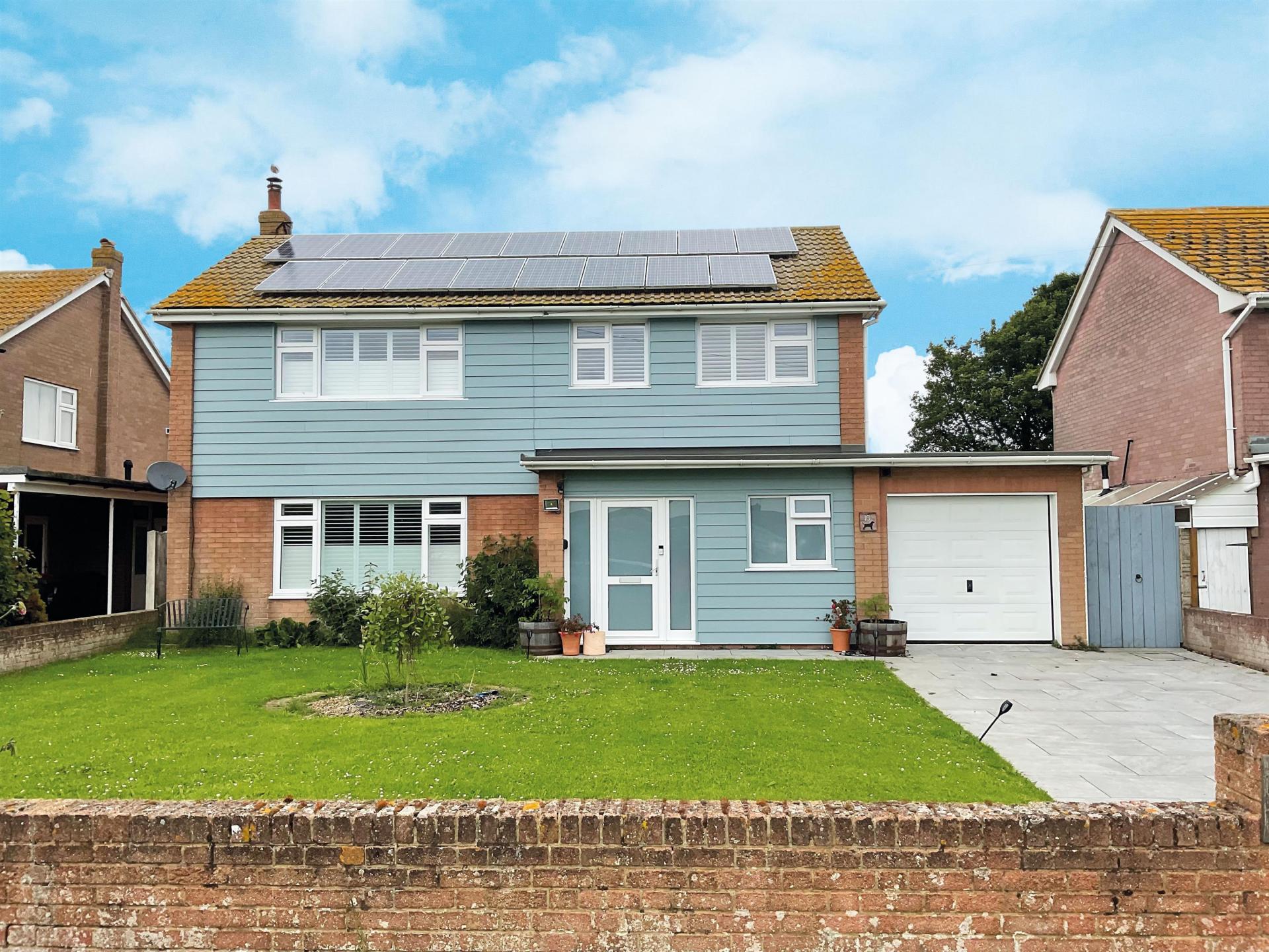 Detached House for sale with 5 bedrooms, Daryngton Avenue, Minnis Bay