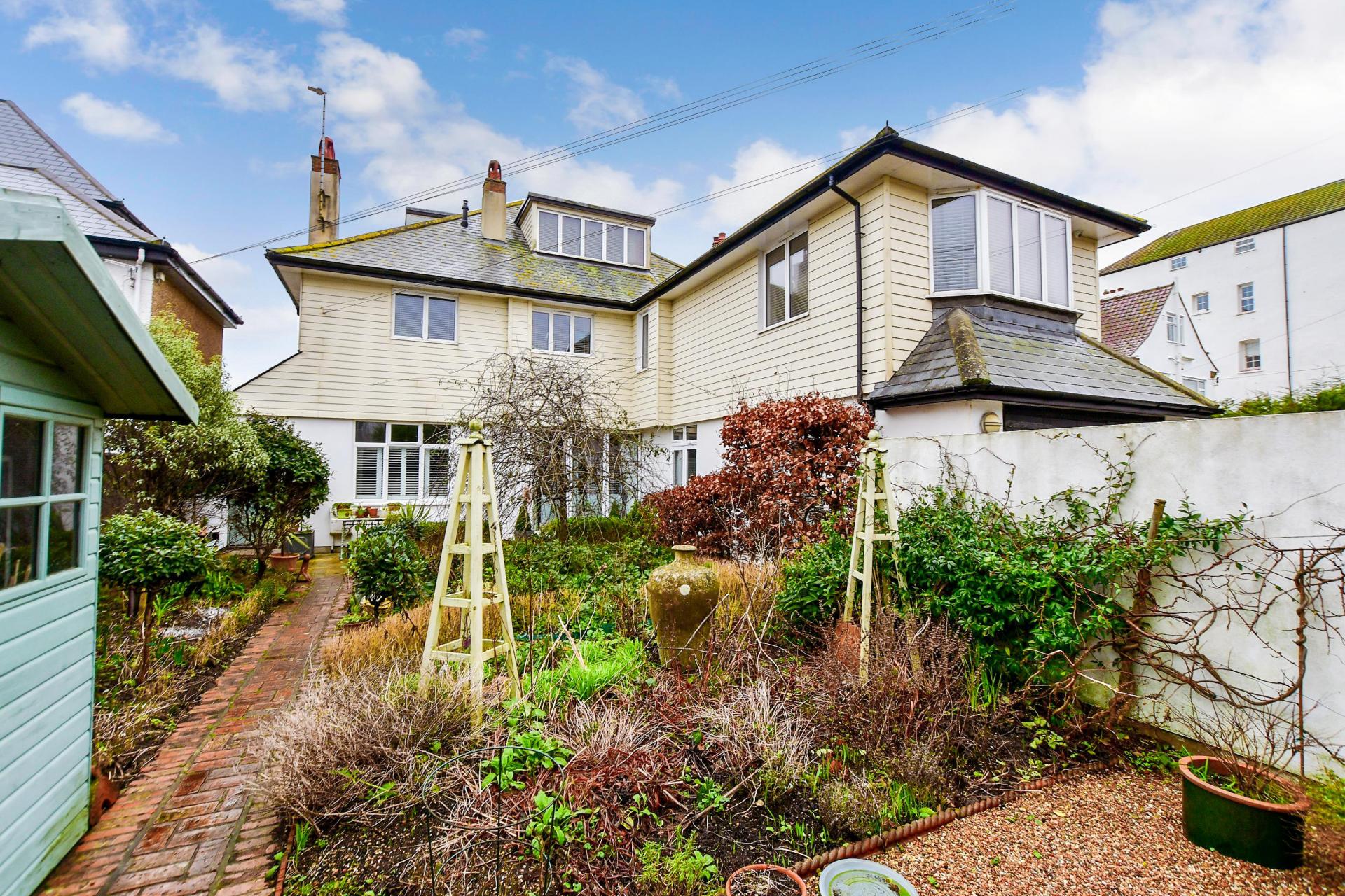 Detached House for sale with 6 bedrooms, Marine Parade, Hythe Fine