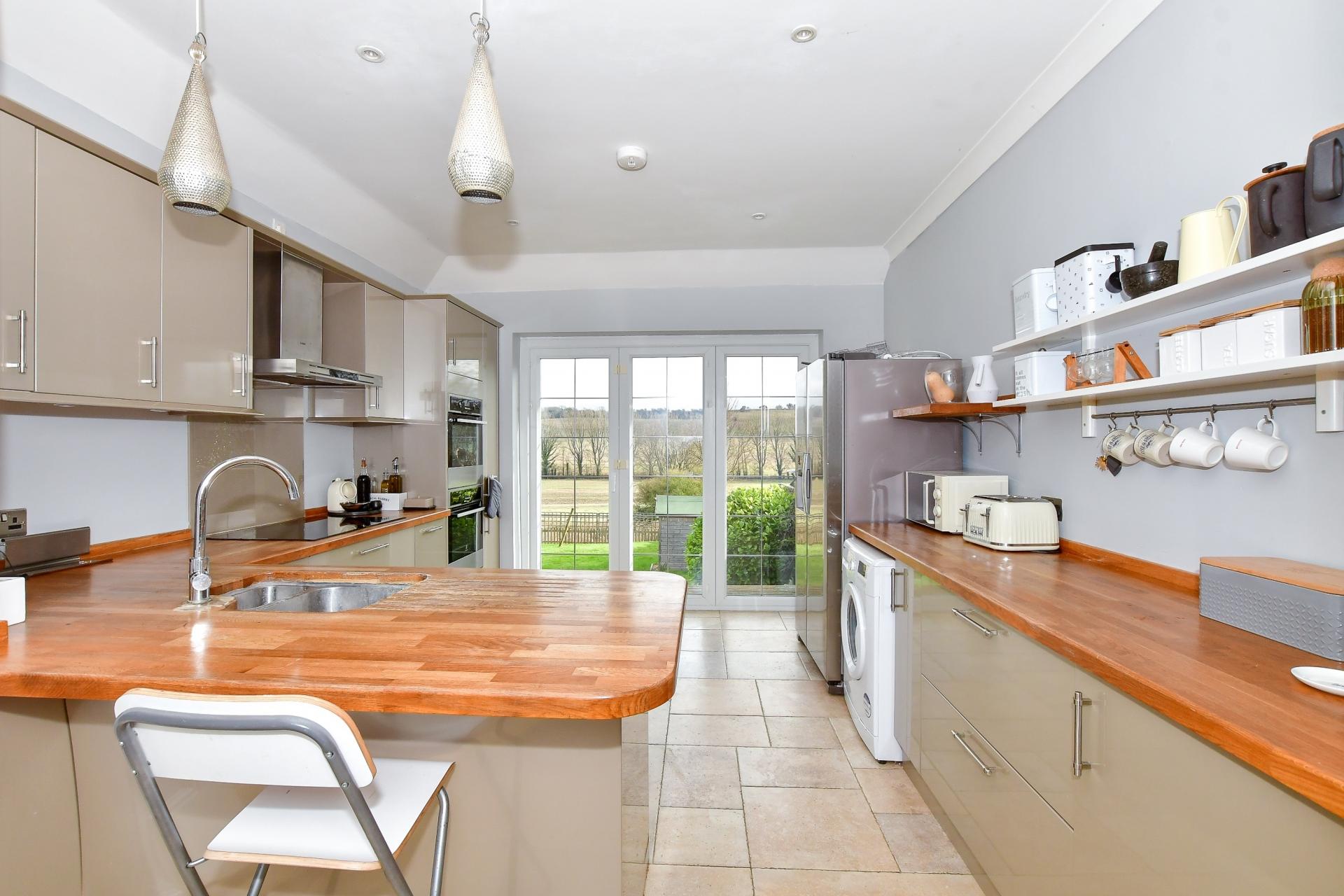 Detached House for sale with 4 bedrooms, High Street, Elham Fine