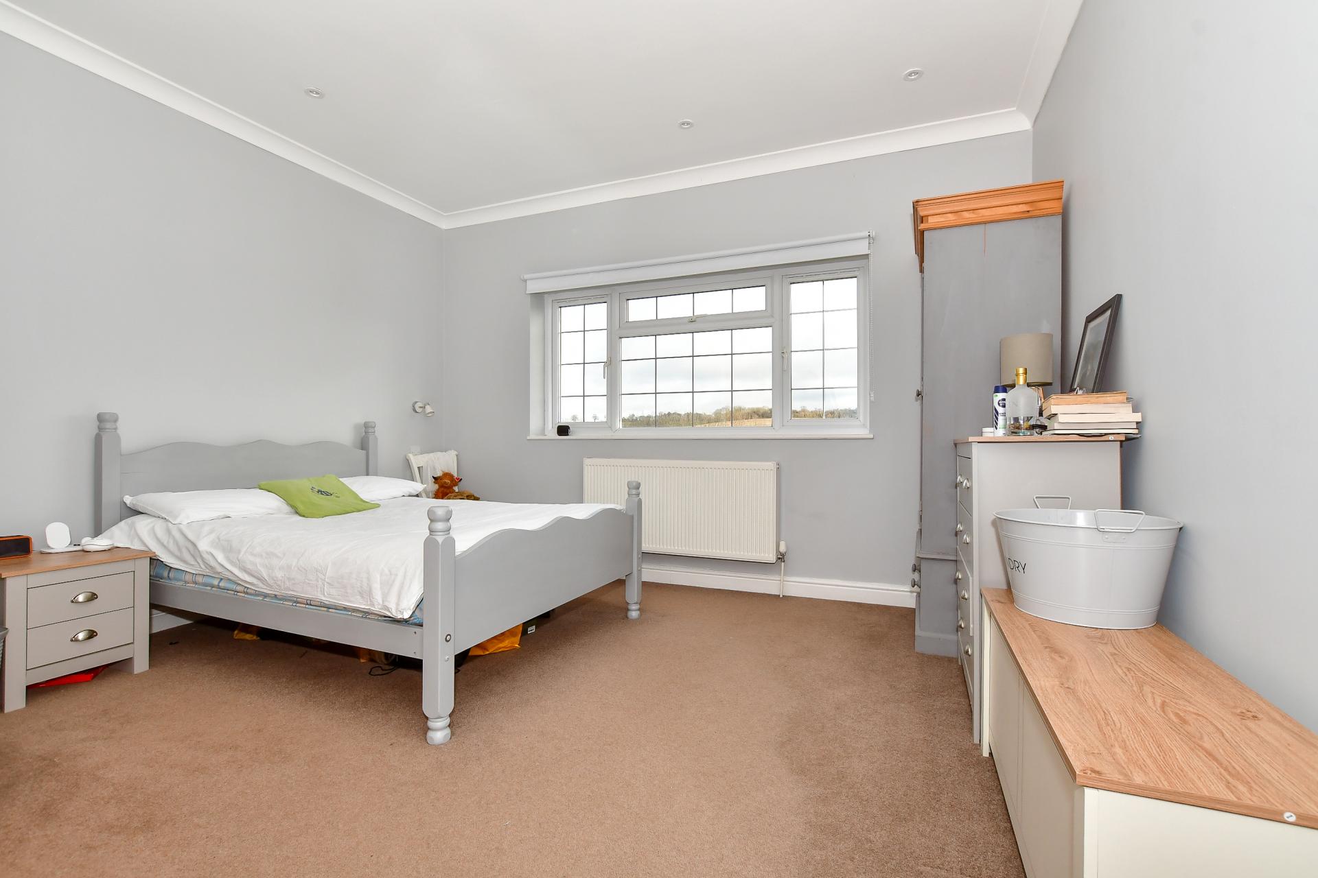 Detached House for sale with 4 bedrooms, High Street, Elham Fine