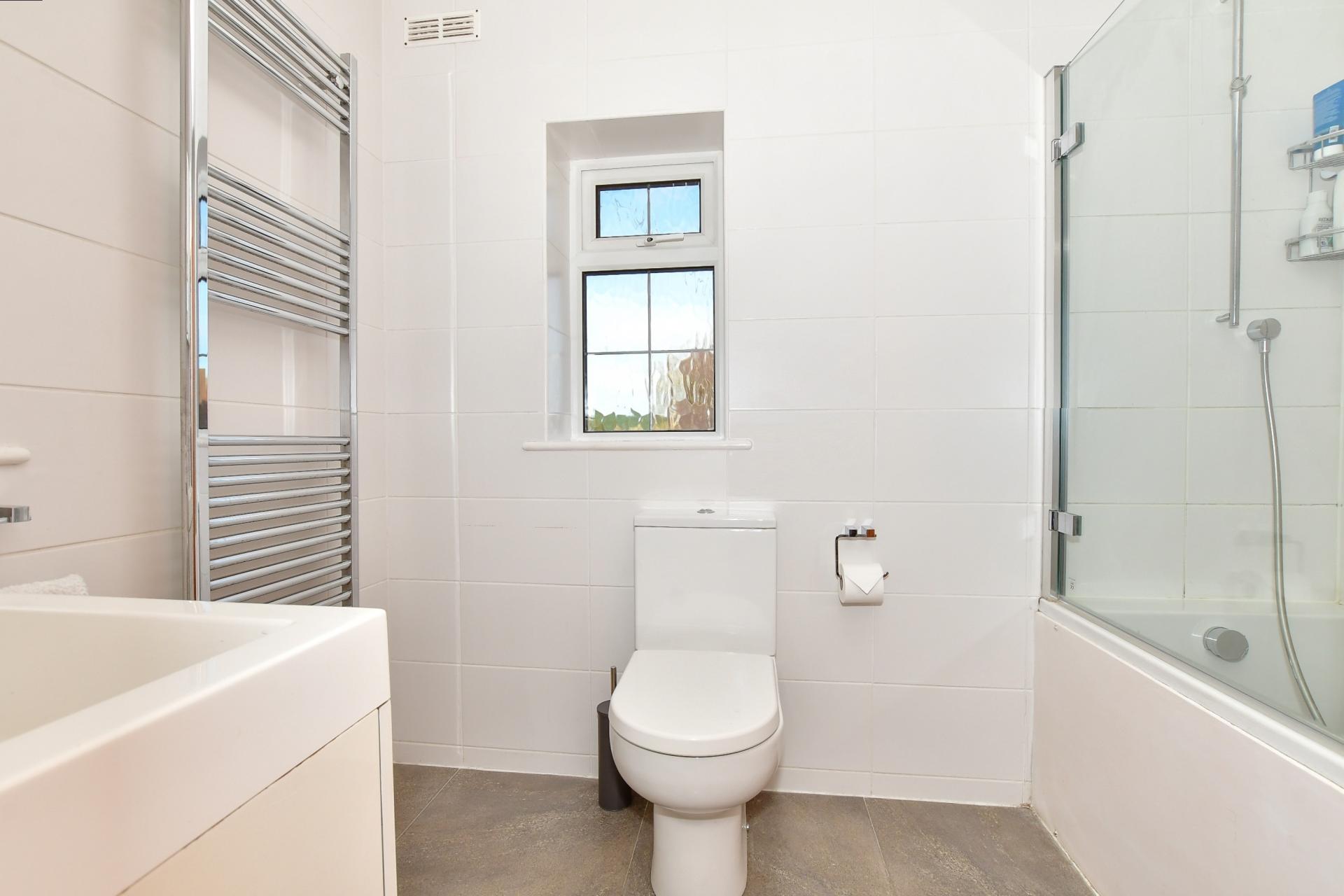 Detached House for sale with 4 bedrooms, High Street, Elham Fine