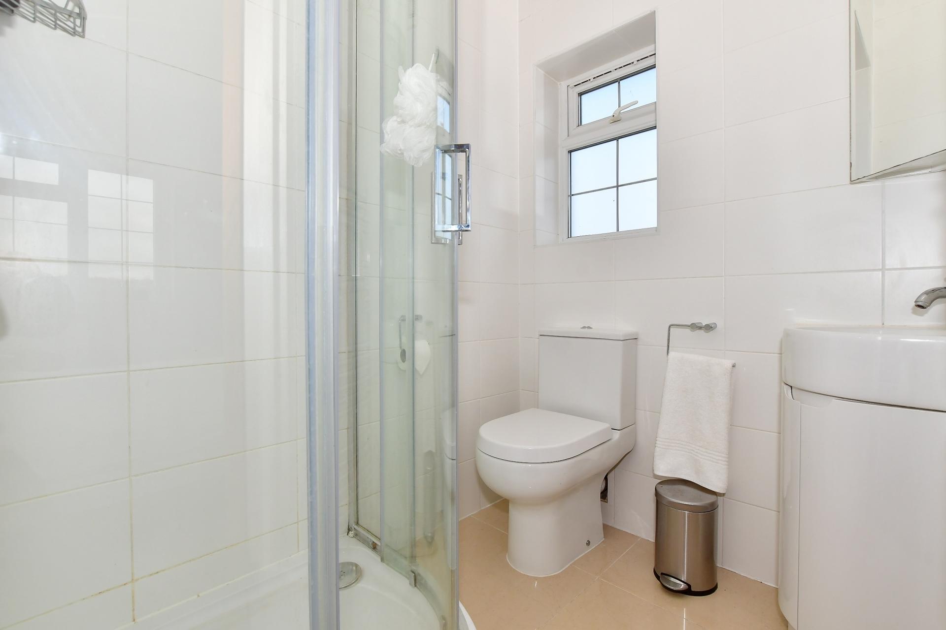 Detached House for sale with 4 bedrooms, High Street, Elham Fine