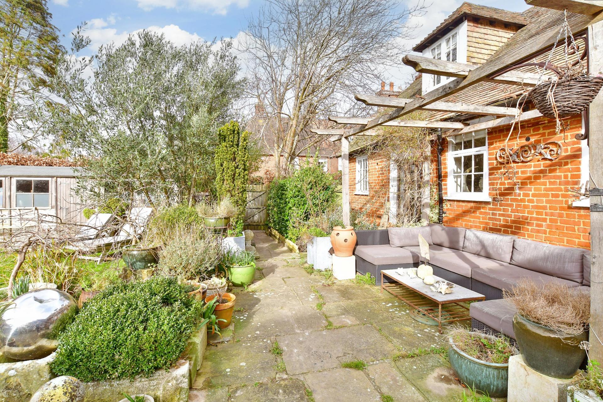 SemiDetached House for sale with 4 bedrooms, The Street, Ickham Fine