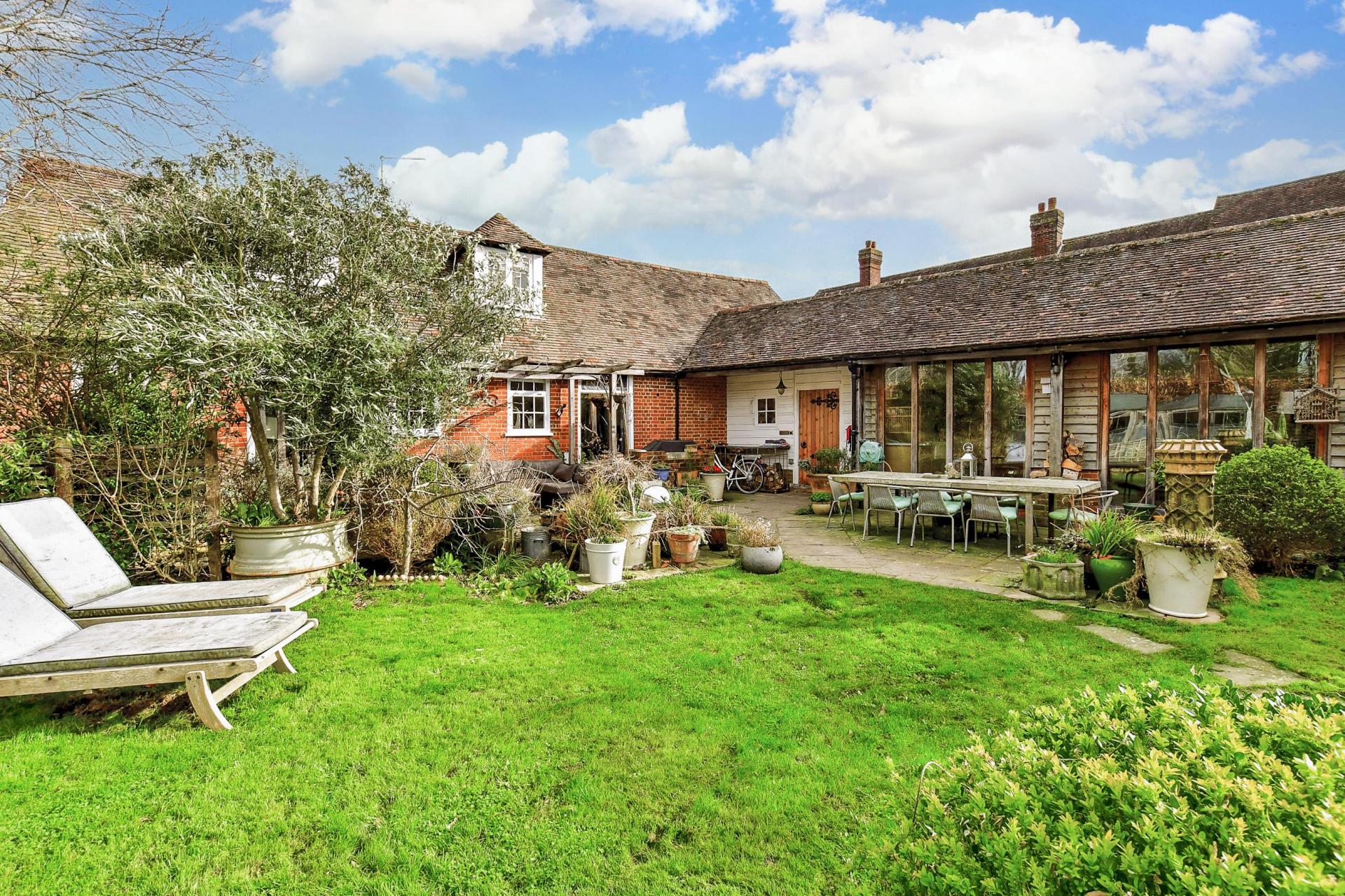 SemiDetached House for sale with 4 bedrooms, The Street, Ickham Fine