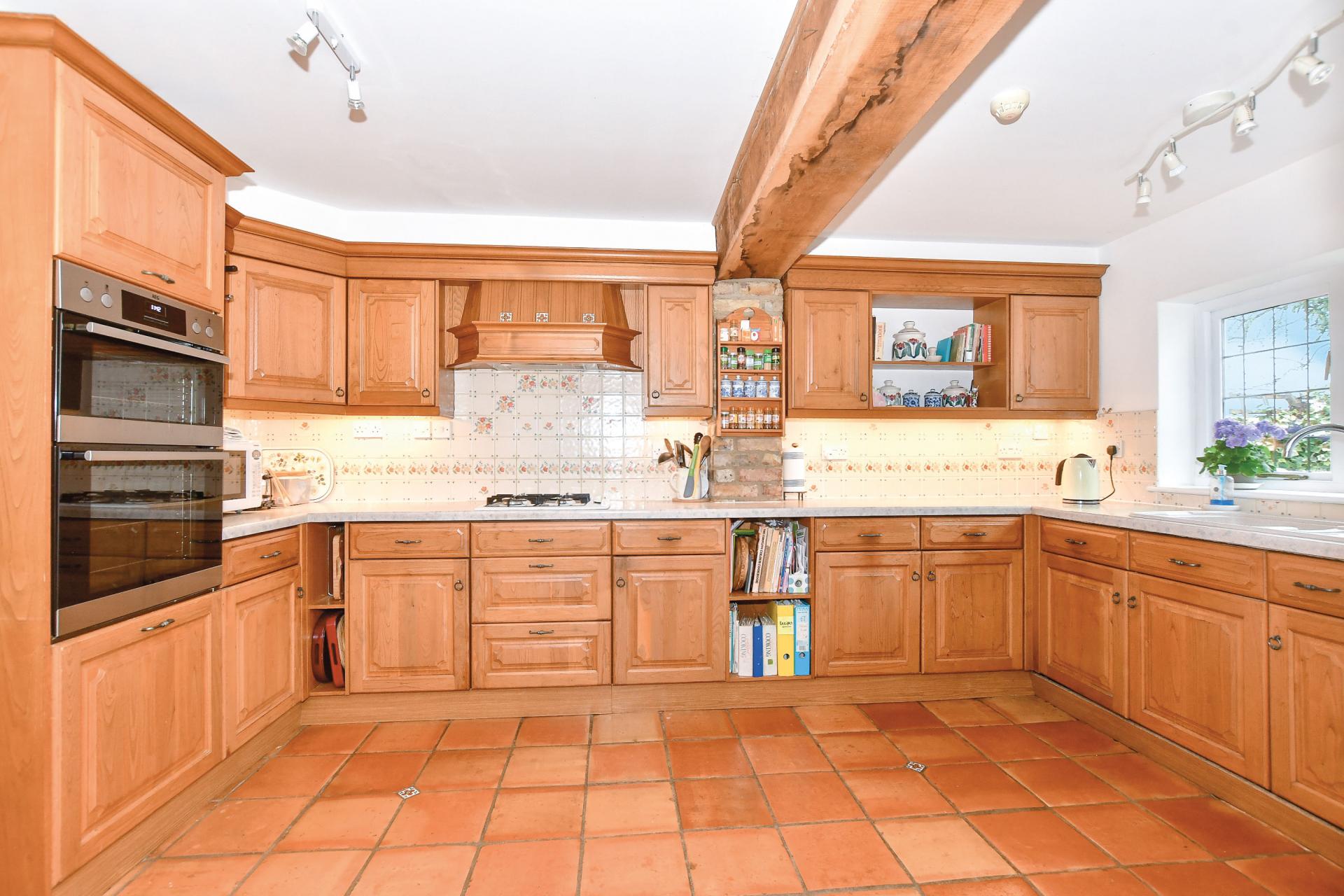 Detached House for sale with 5 bedrooms, Polo Way, Chestfield Fine