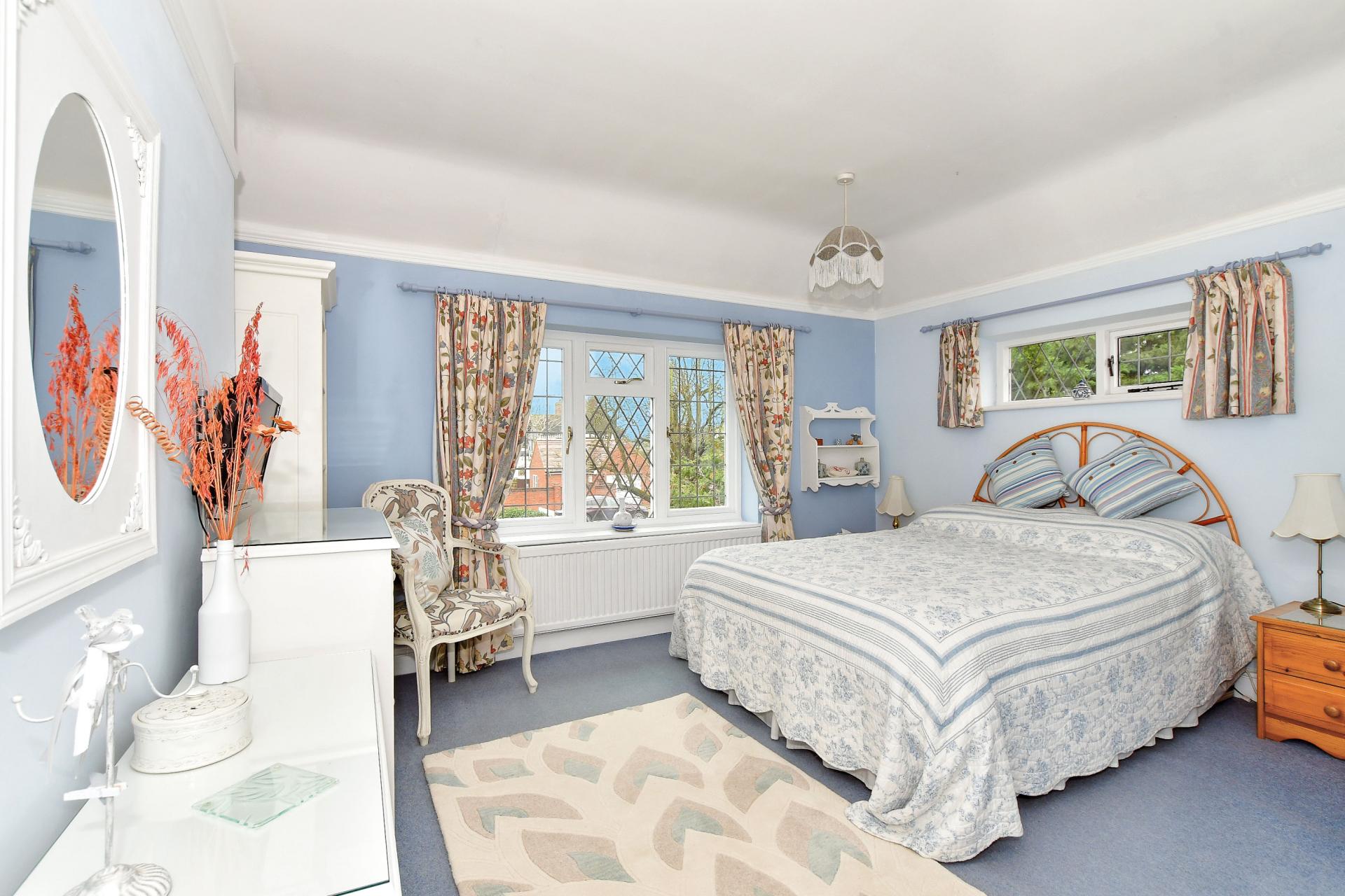 Detached House for sale with 5 bedrooms, Polo Way, Chestfield Fine