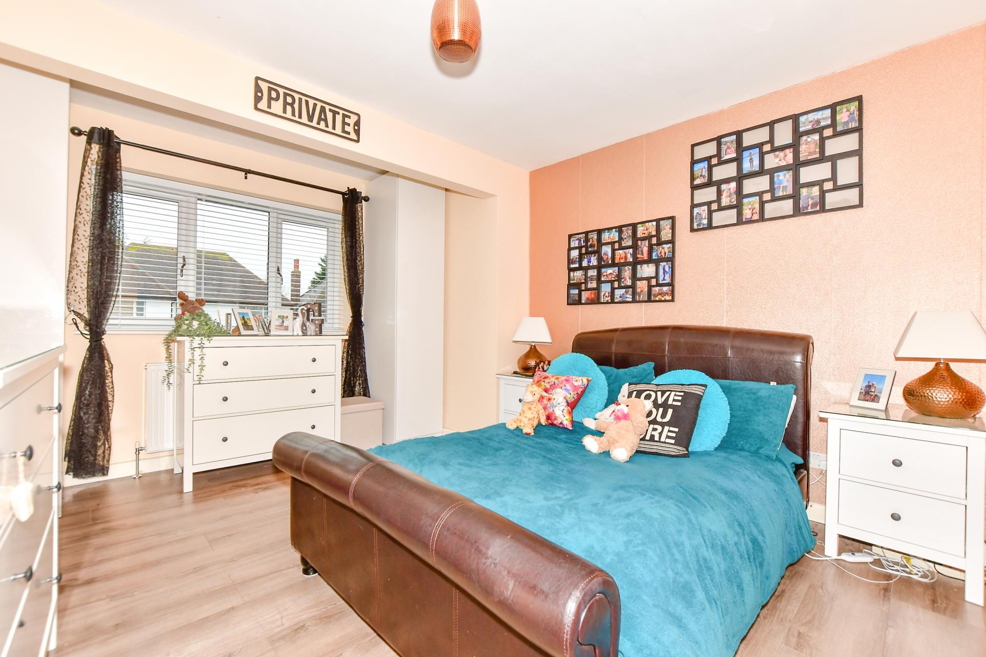 Detached House for sale with 6 bedrooms, Cherry Garden Lane, Folkestone