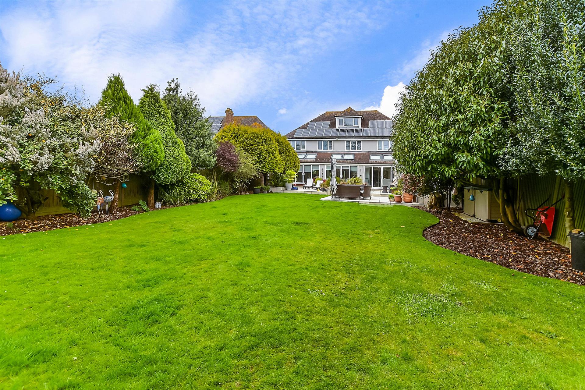 Detached House for sale with 6 bedrooms, Cherry Garden Lane, Folkestone