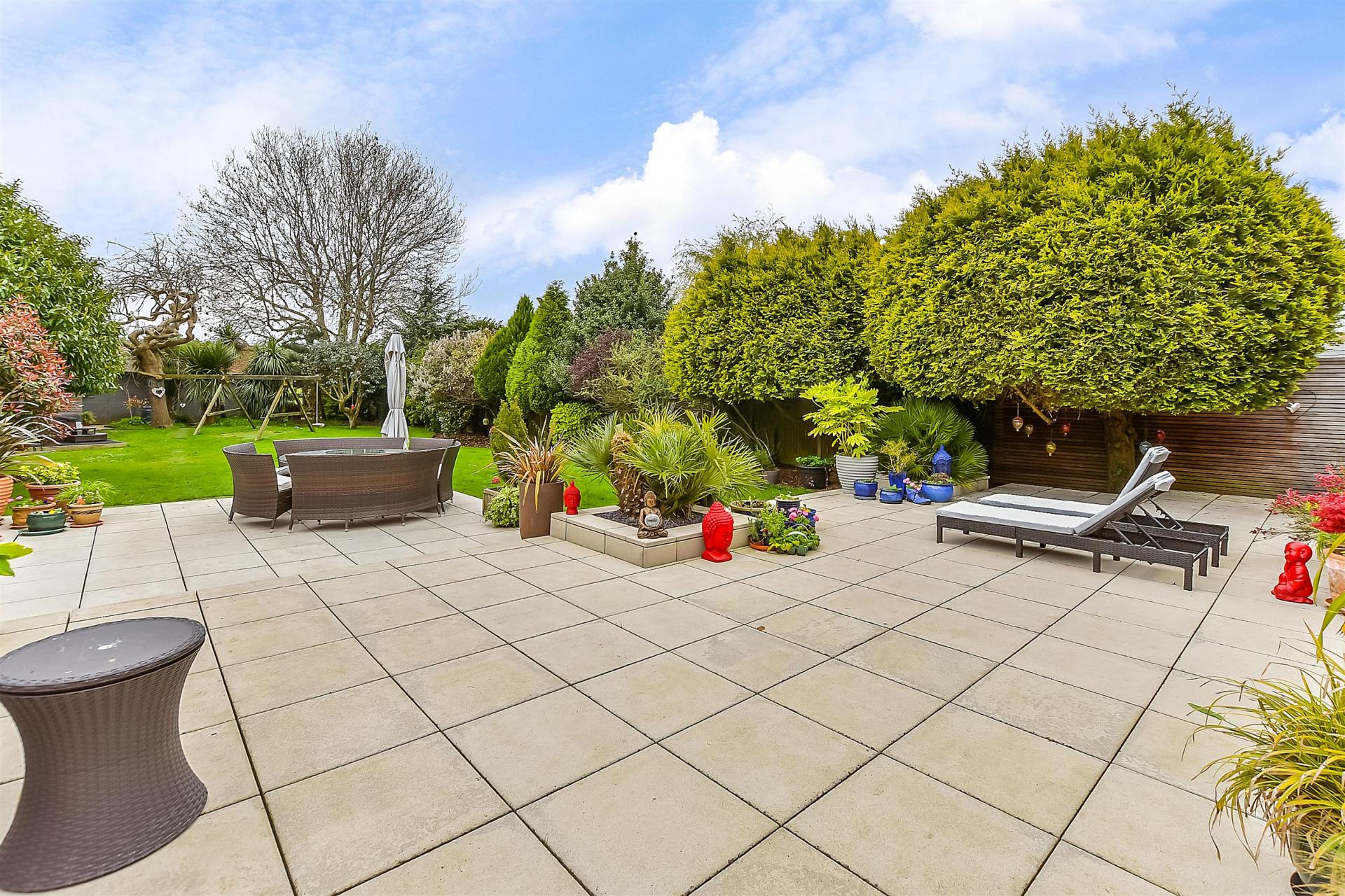 Detached House for sale with 6 bedrooms, Cherry Garden Lane, Folkestone