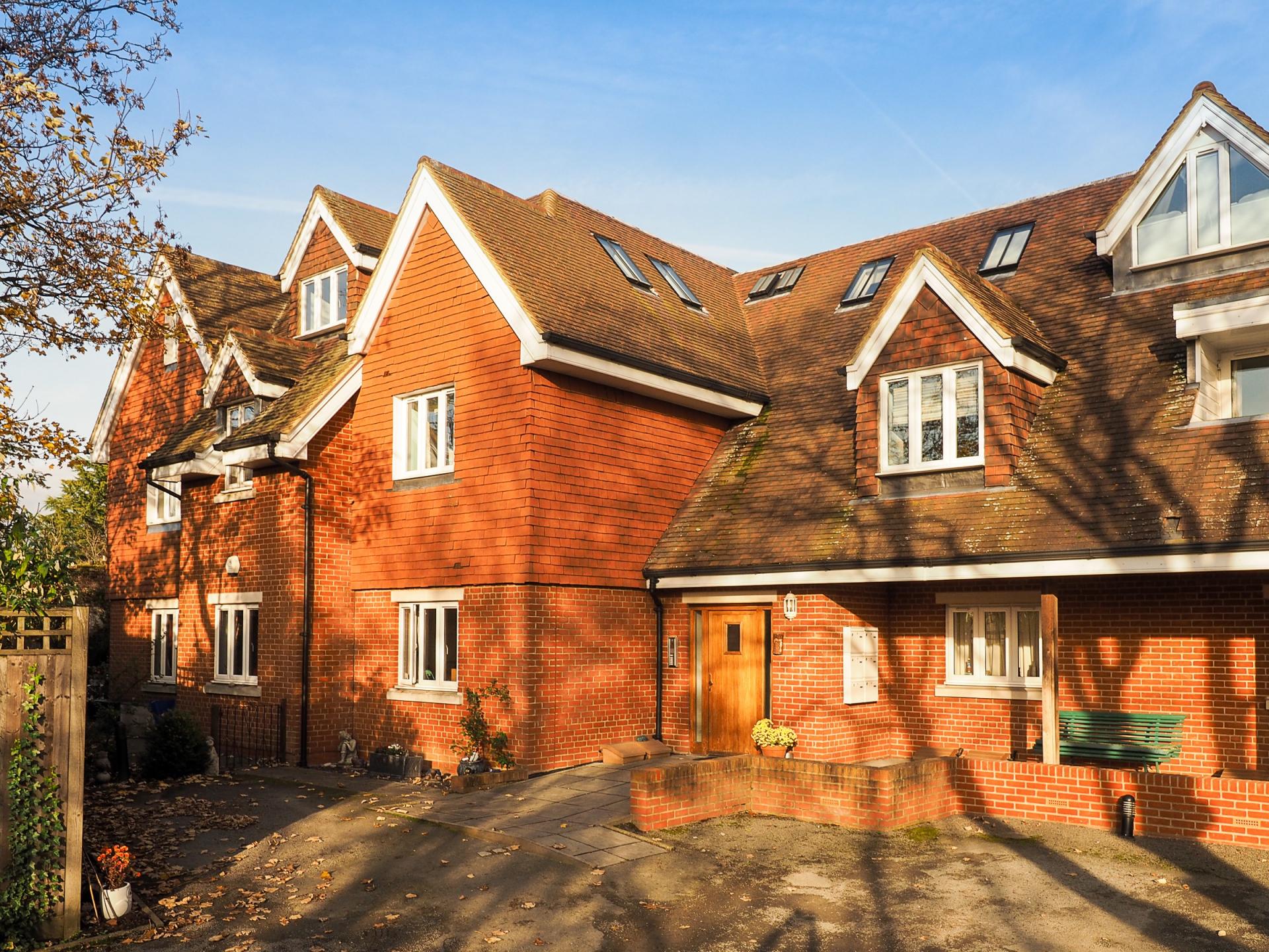2 bedroom Apartment for rent in Cheam Village