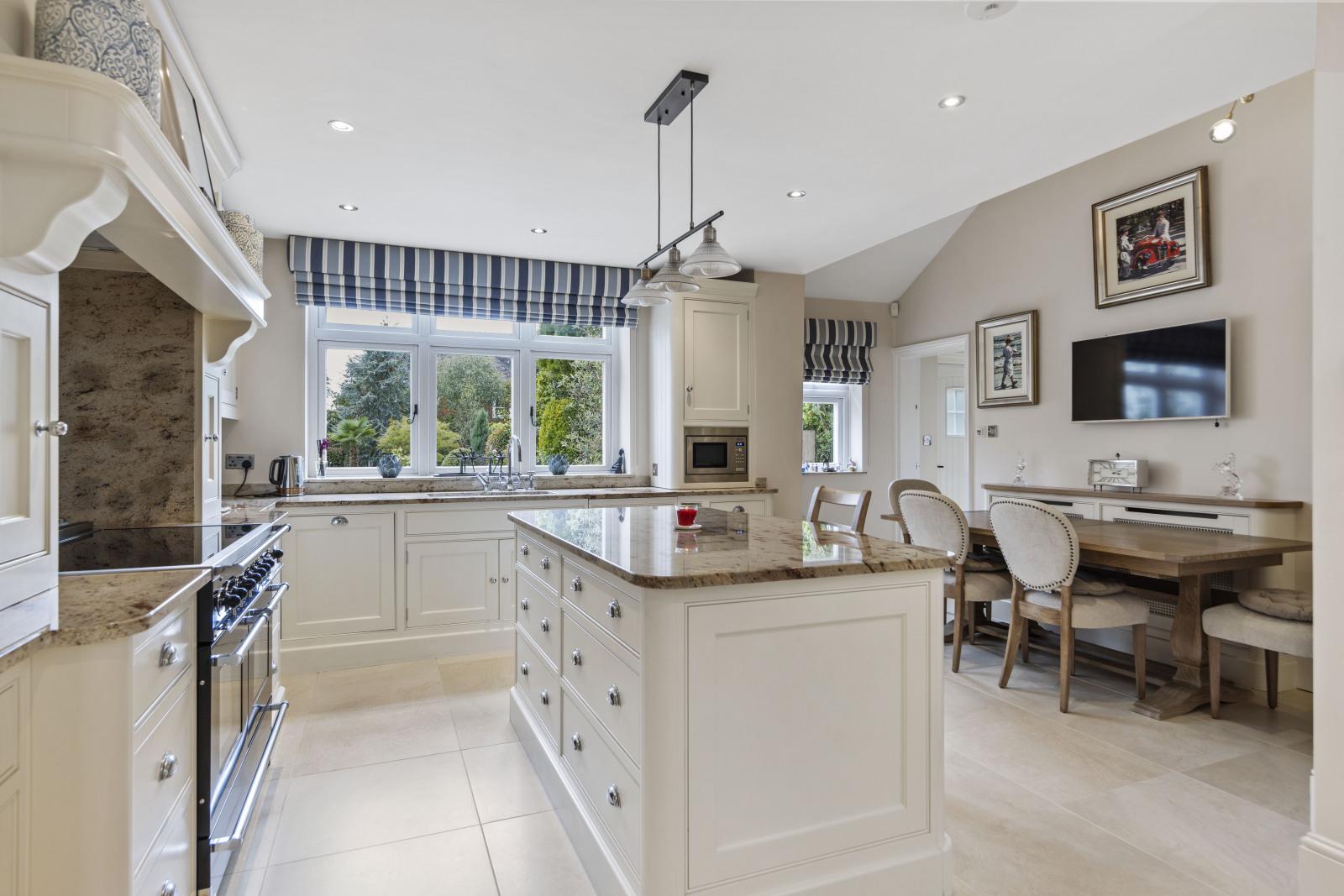 Detached House for sale with 6 bedrooms, Burdon Lane, Cheam Fine