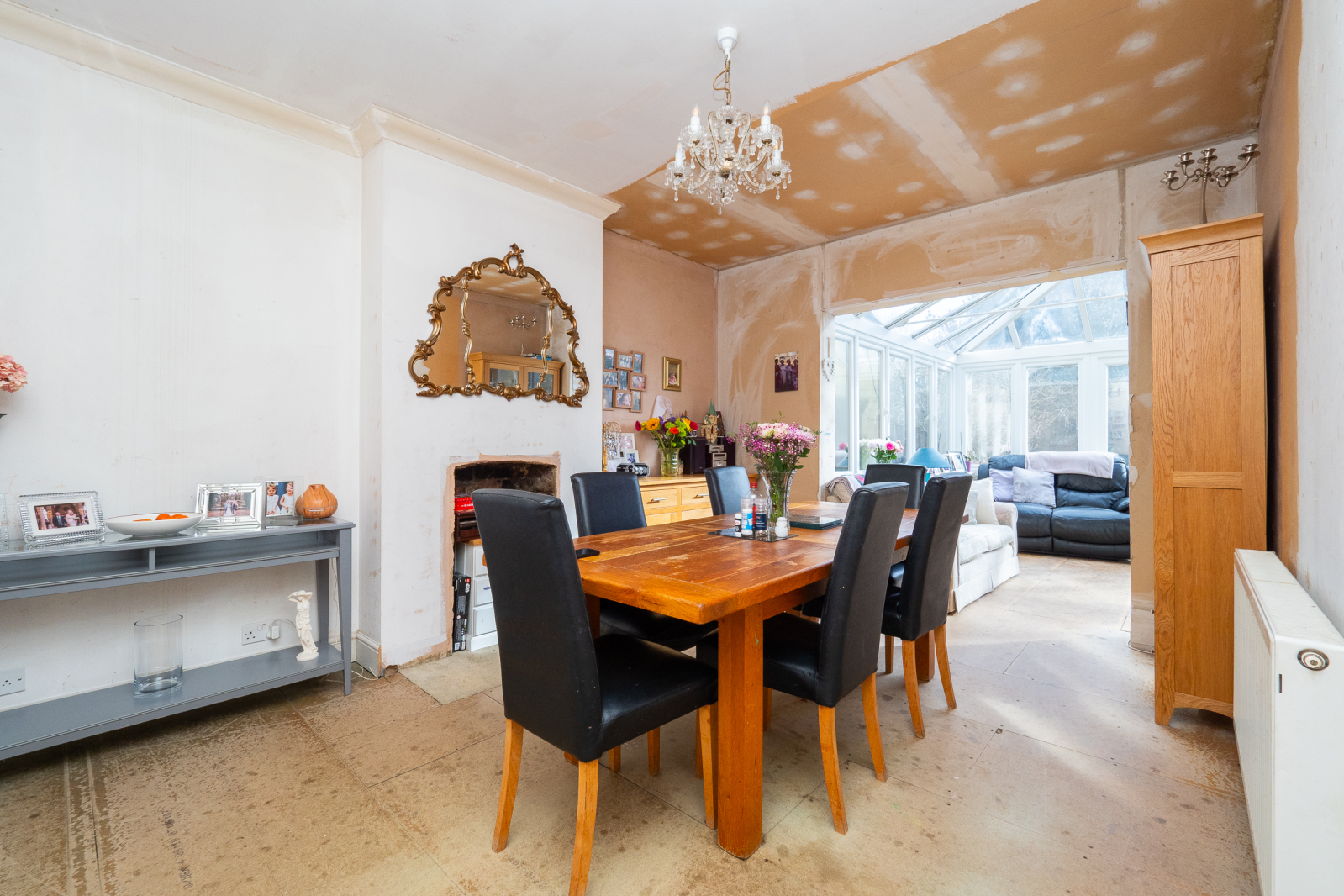 SemiDetached House for sale with 5 bedrooms, Wickham Avenue, Cheam