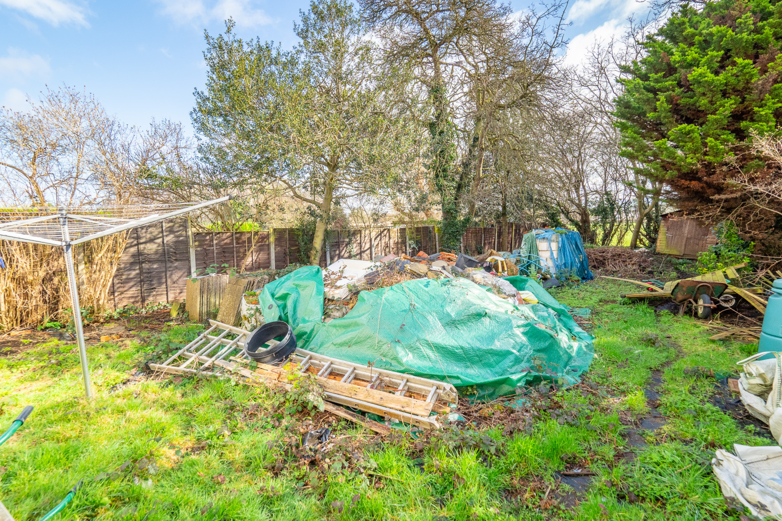 SemiDetached House for sale with 5 bedrooms, Wickham Avenue, Cheam