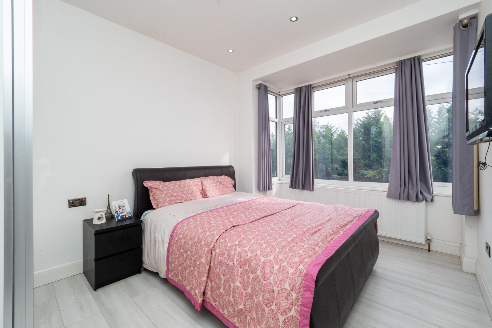 SemiDetached House for sale with 5 bedrooms, Gander Green Lane, Sutton