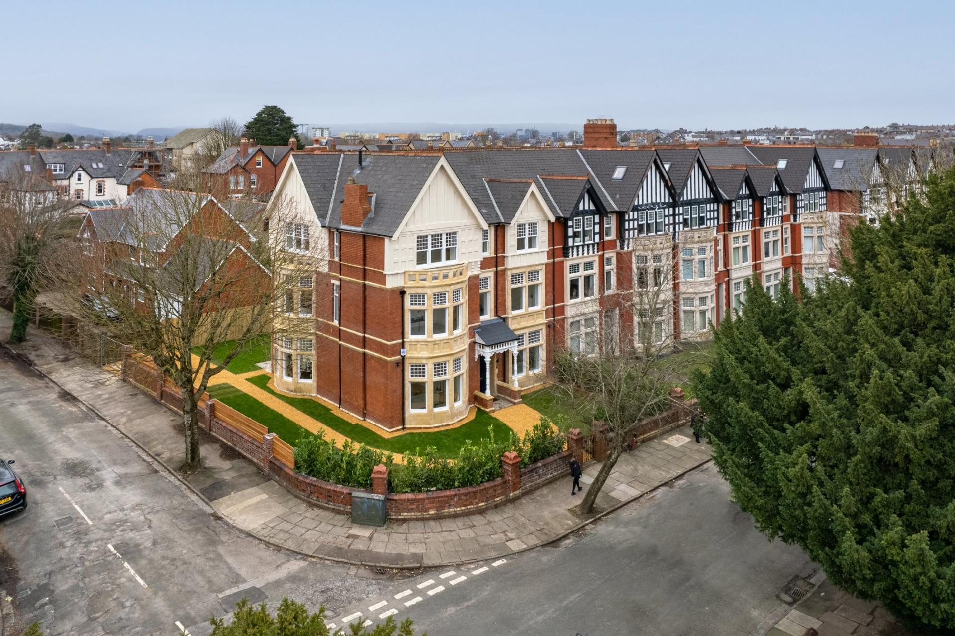End of Terrace House for sale with 7 bedrooms, Victoria Square, Penarth