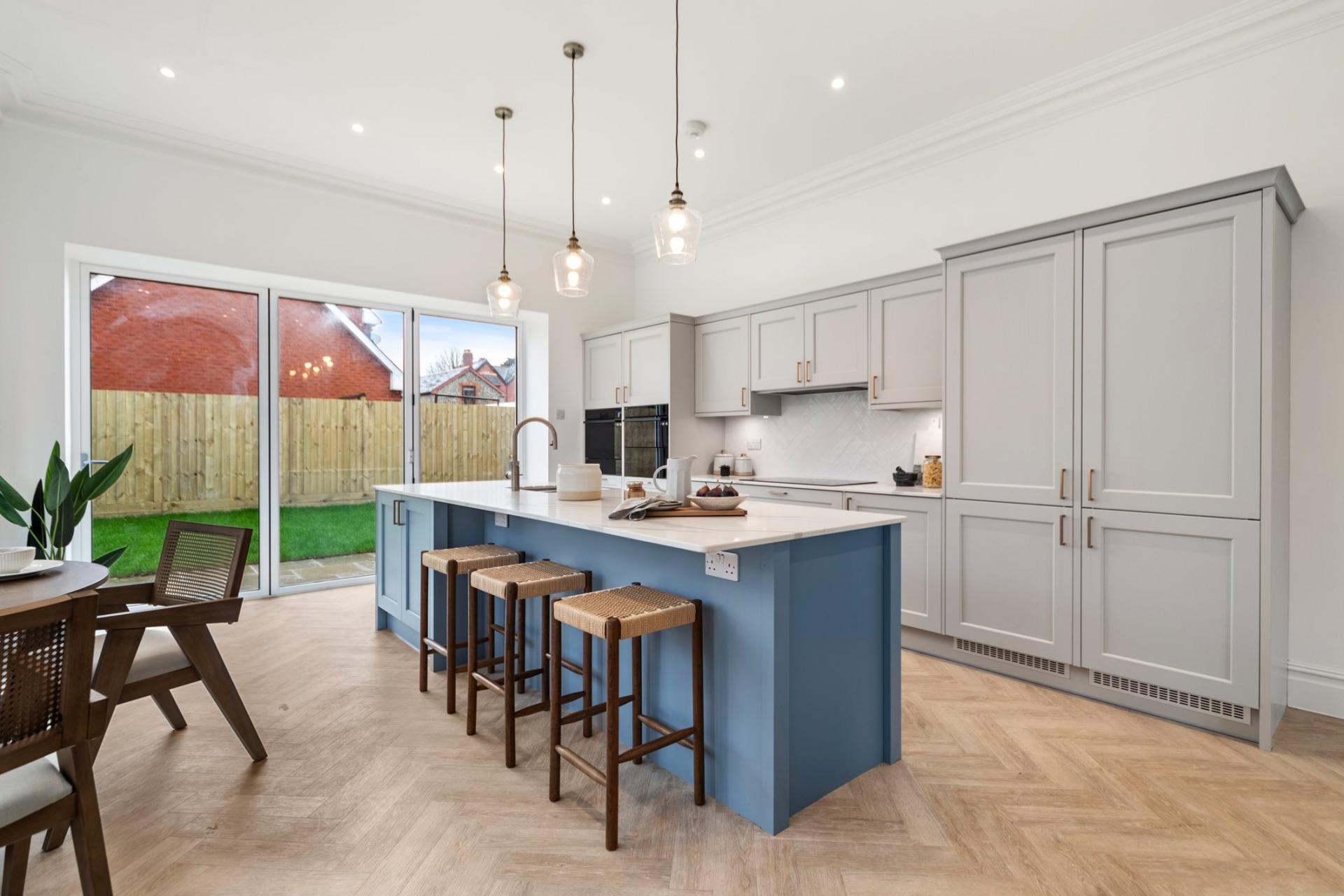 End of Terrace House for sale with 7 bedrooms, Victoria Square, Penarth