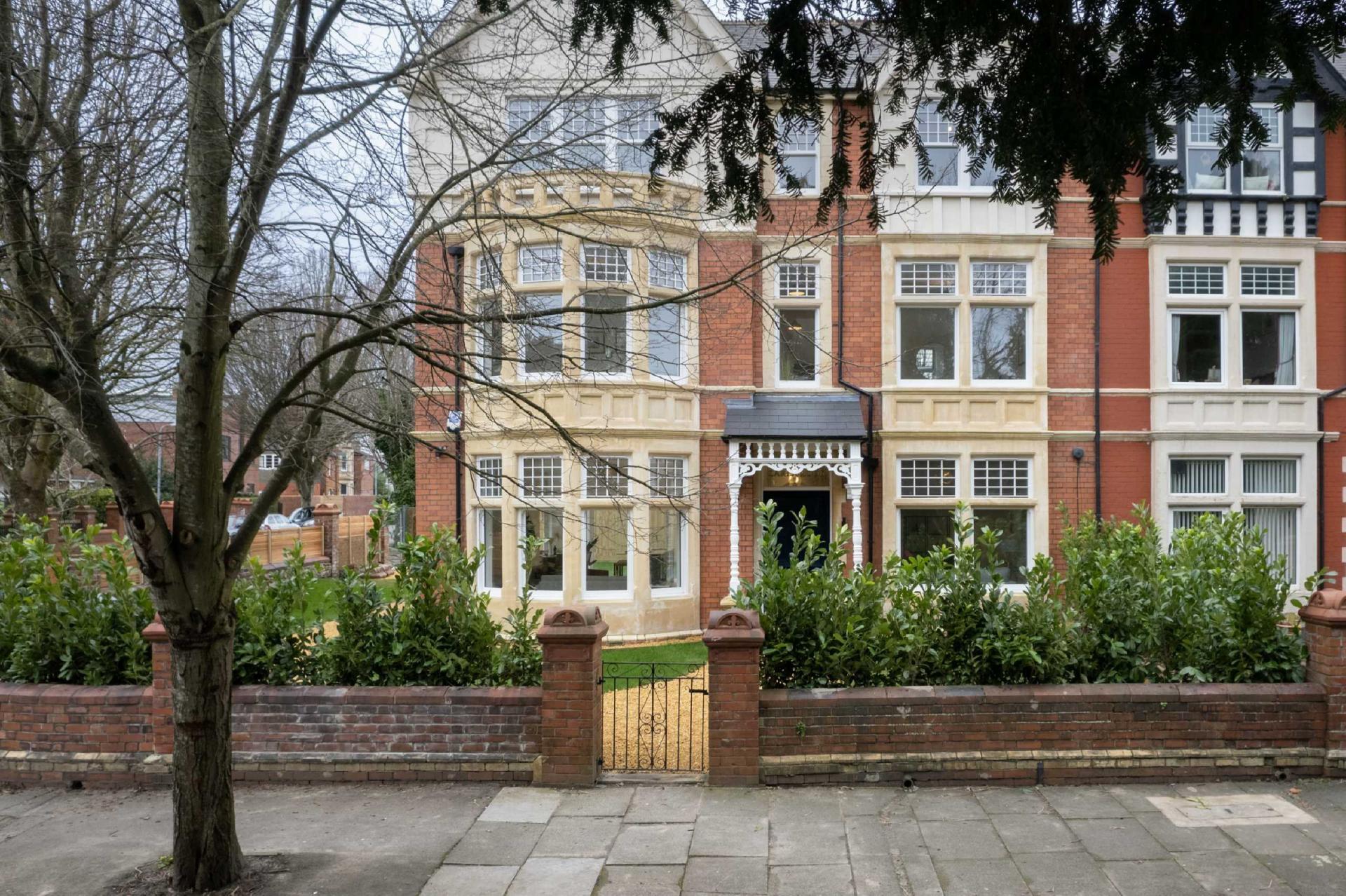 End of Terrace House for sale with 7 bedrooms, Victoria Square, Penarth