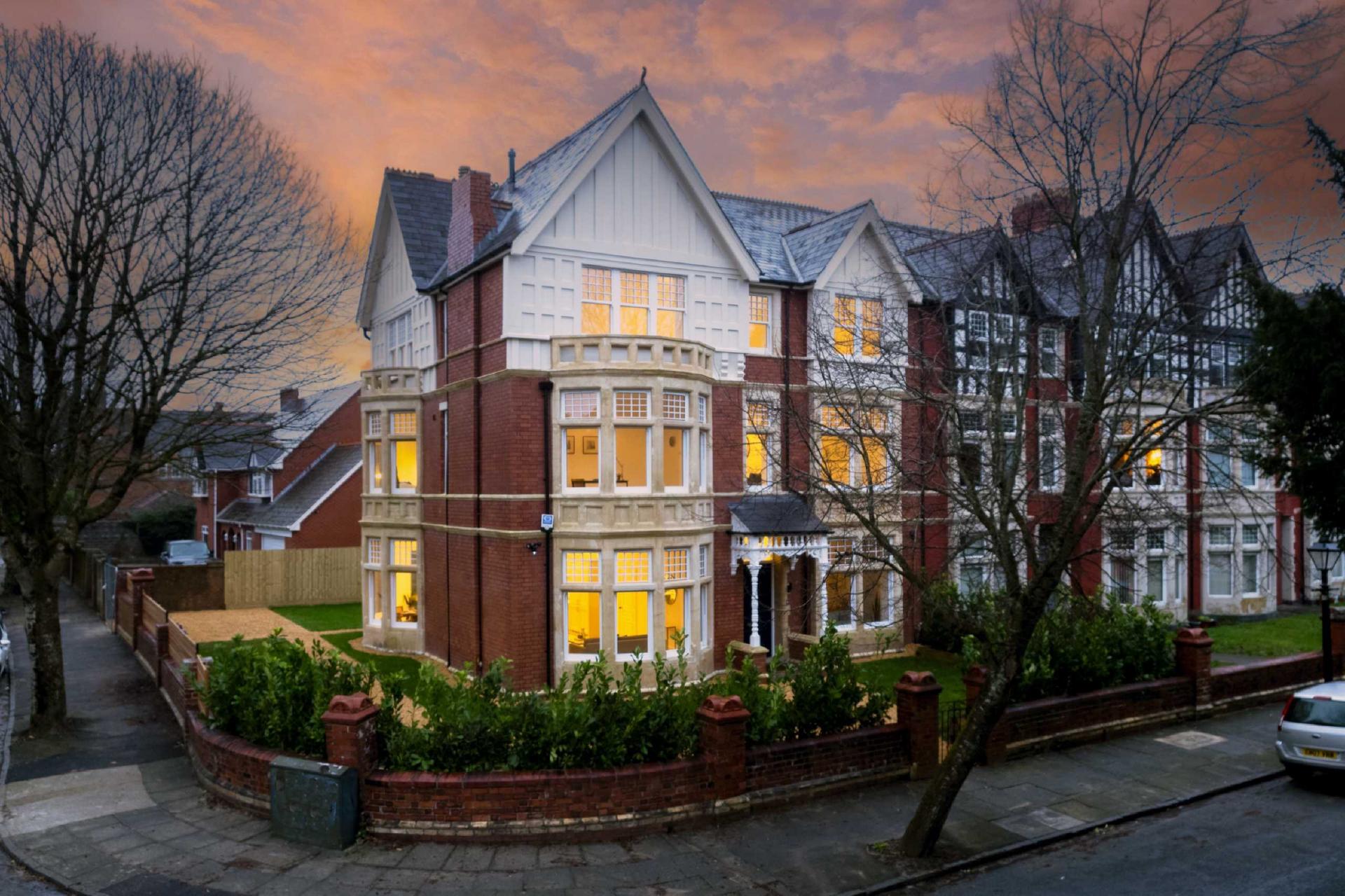 End of Terrace House for sale with 7 bedrooms, Victoria Square, Penarth