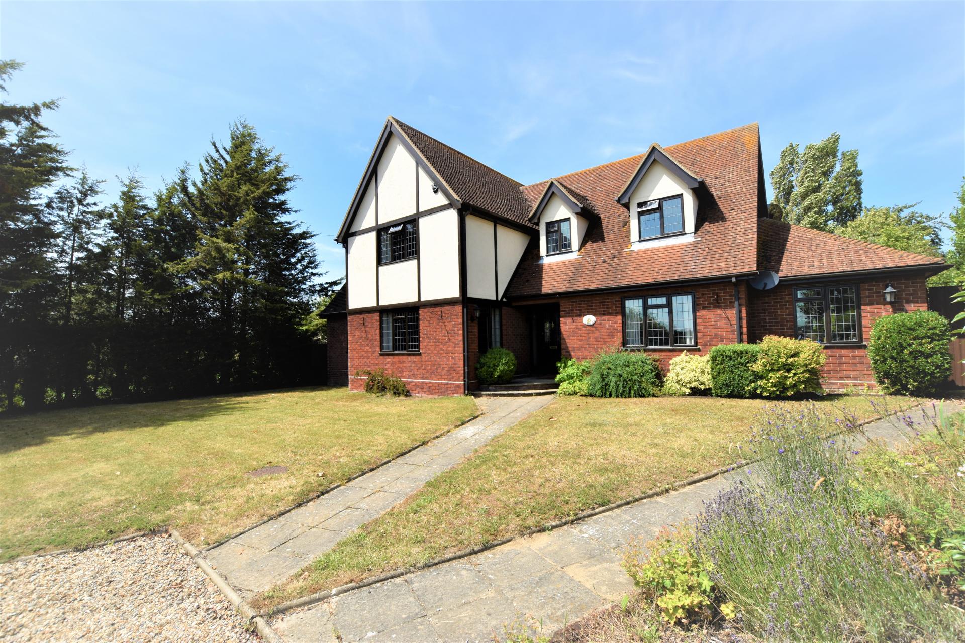 5 bedroom Detached House for sale in Colchester