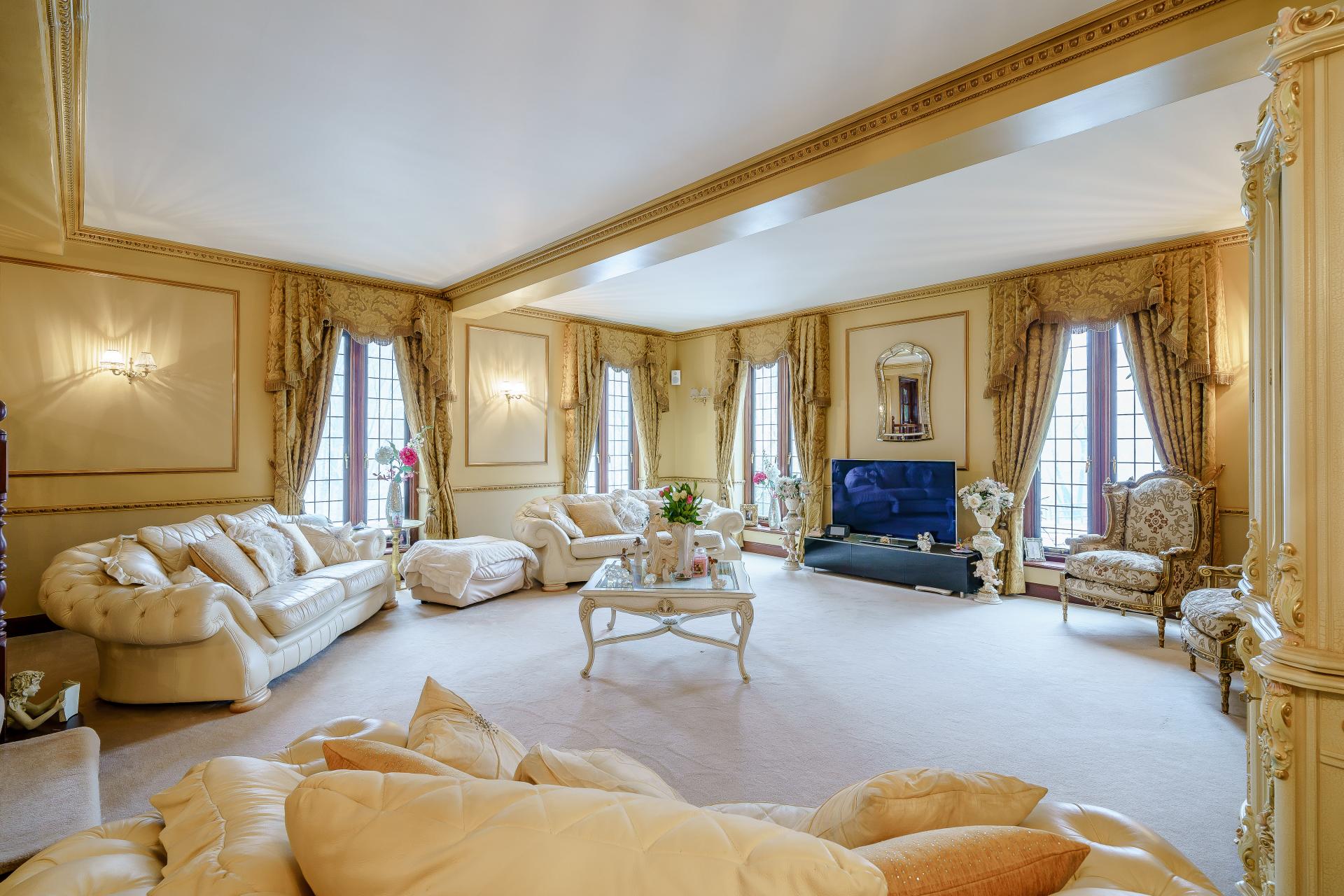 Detached House for sale with 8 bedrooms, Mope Lane, Wickham