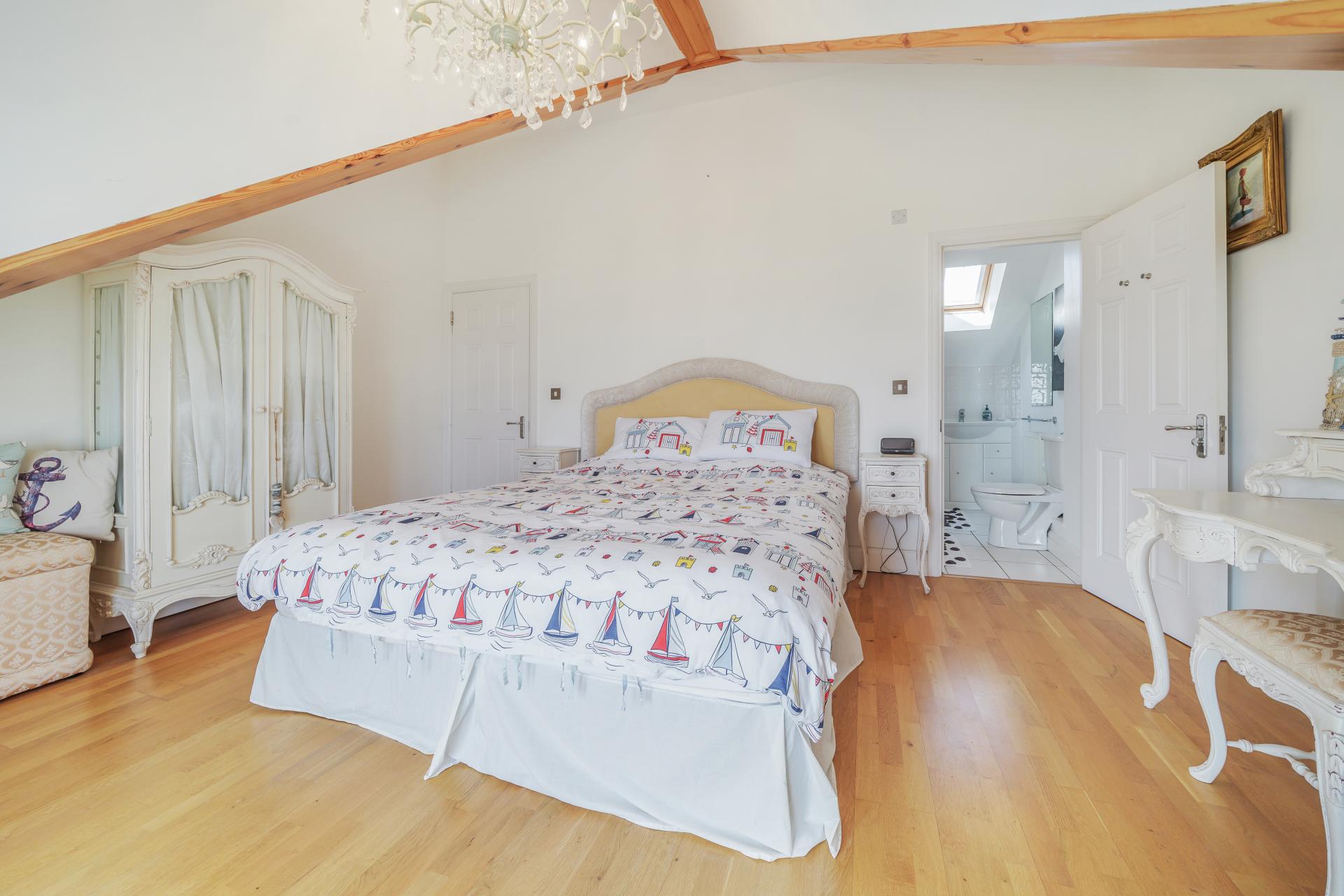 Townhouse for sale with 4 bedrooms, Green Lane, Walton On The Naze Fine & Country