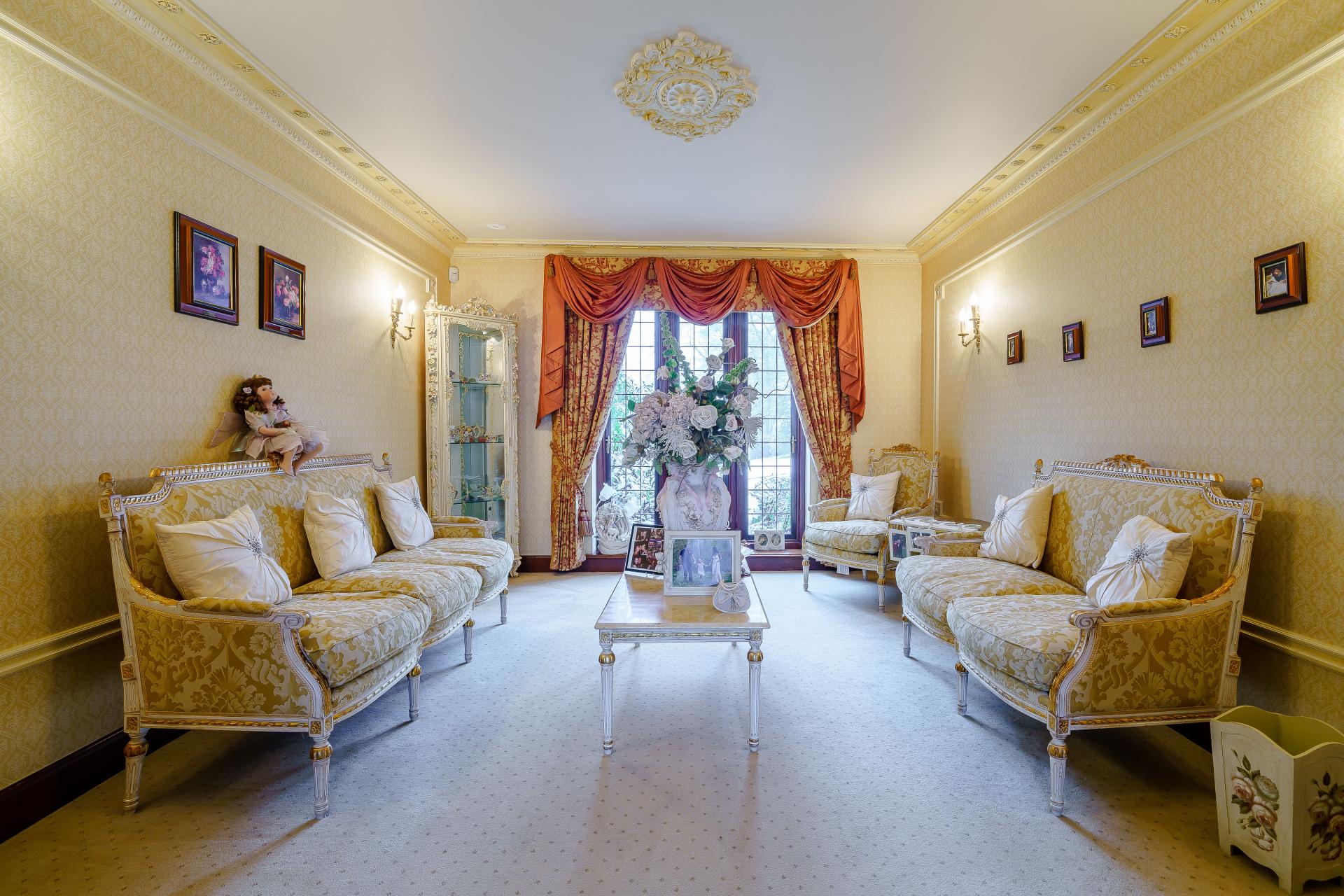 Detached House for sale with 8 bedrooms, Mope Lane, Wickham