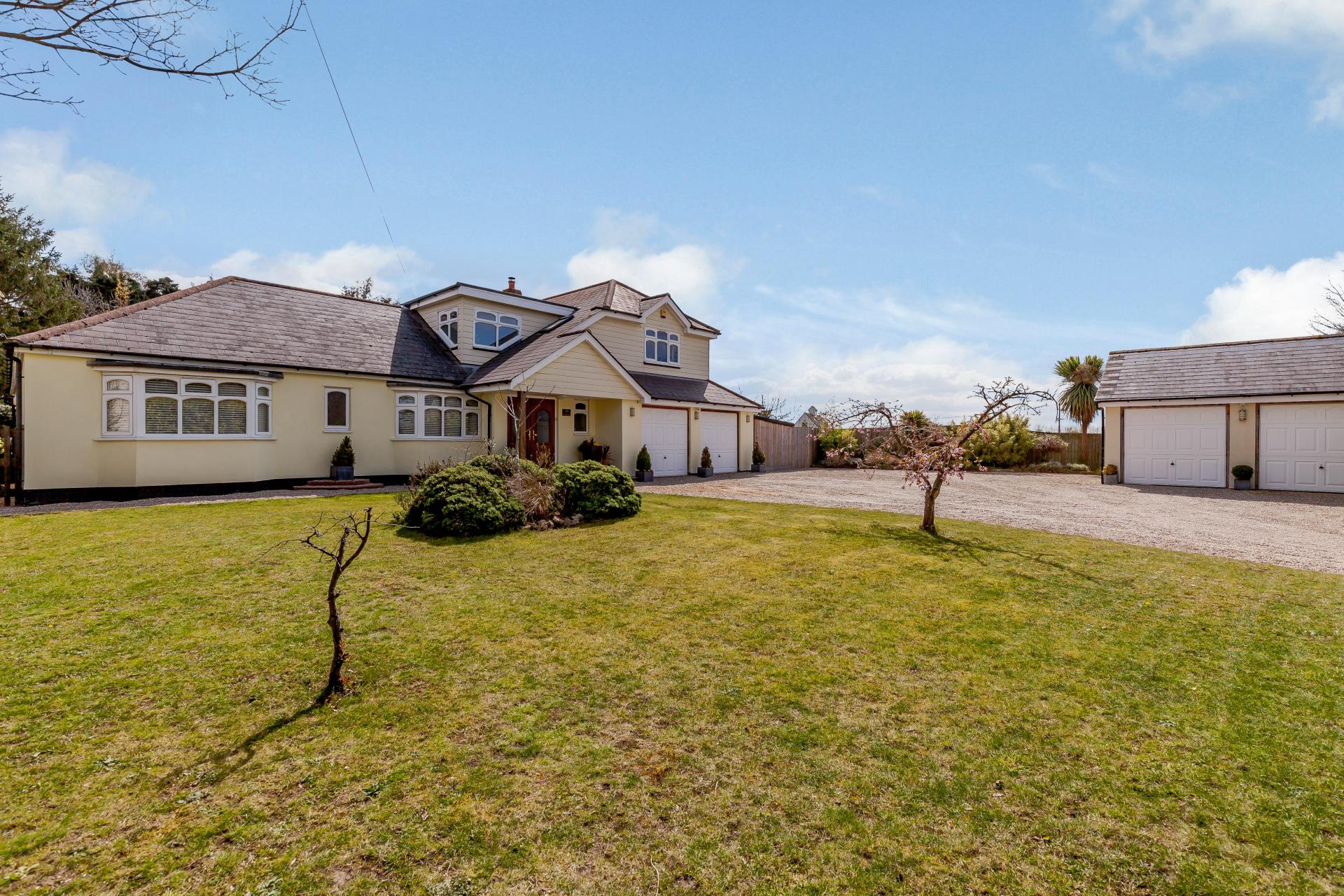 5 bedroom Detached House for sale in Braintree