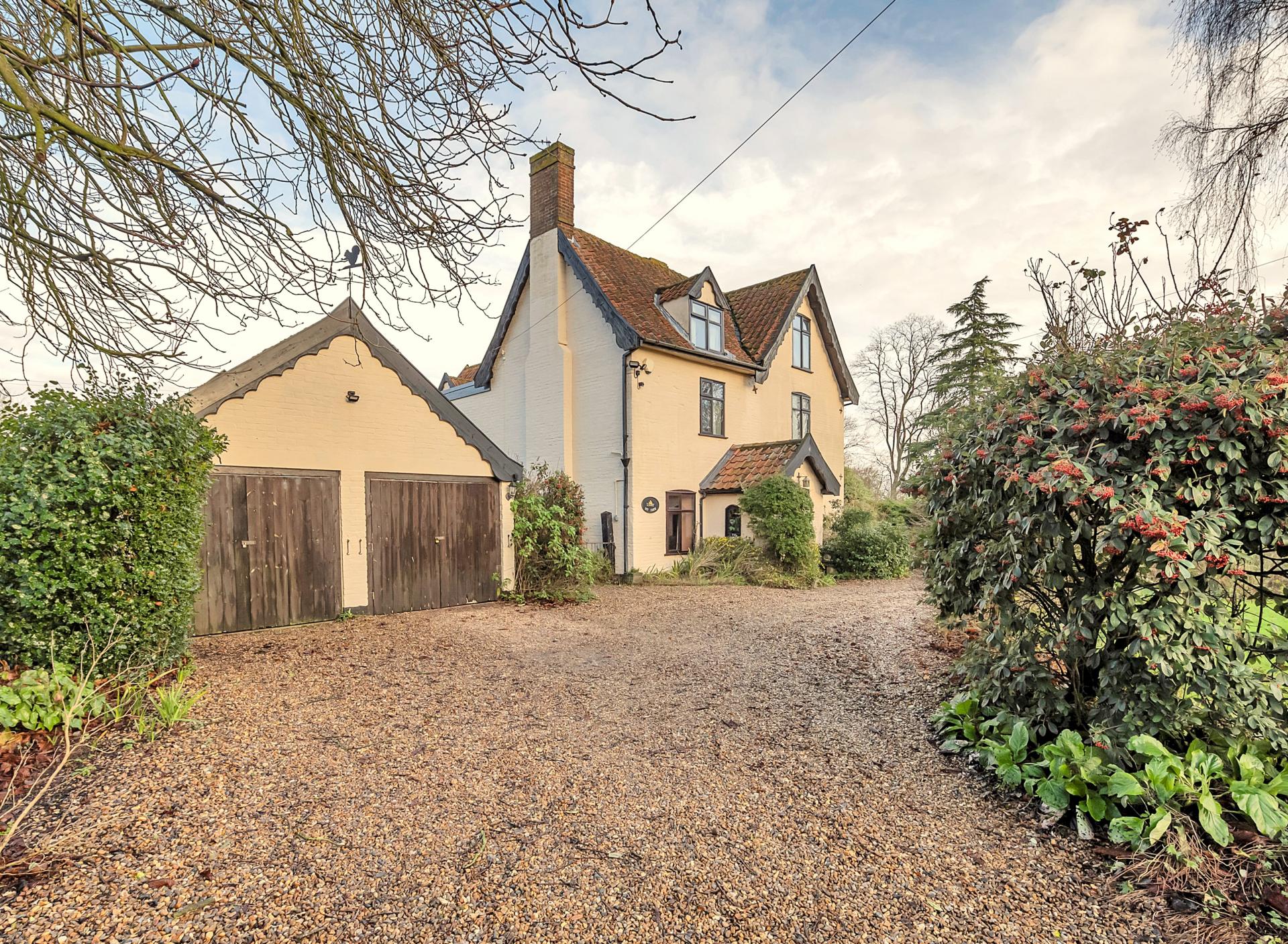 Detached House for sale with 6 bedrooms, Denton, Harleston Fine & Country