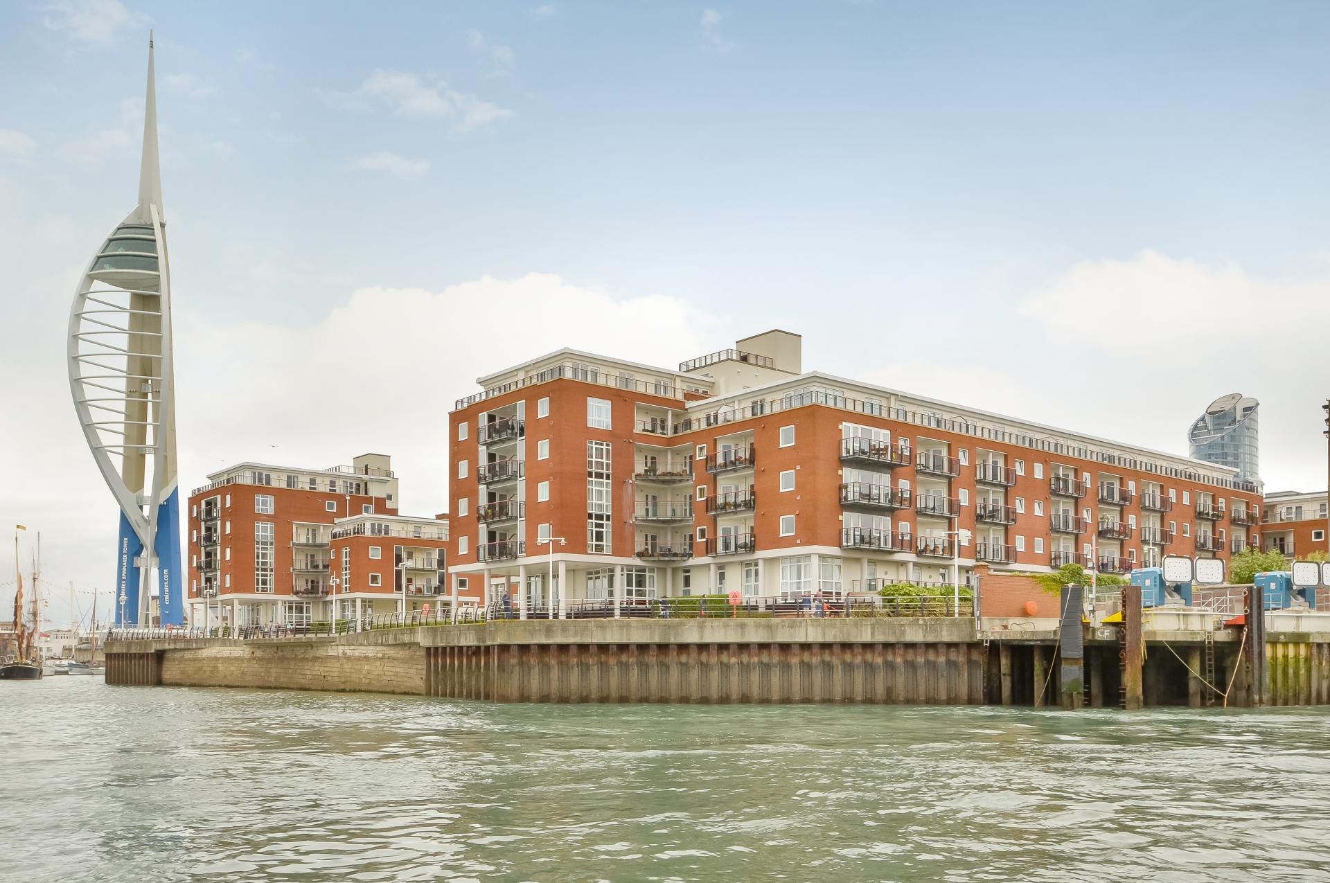 3 bedroom Apartment for sale in Portsmouth