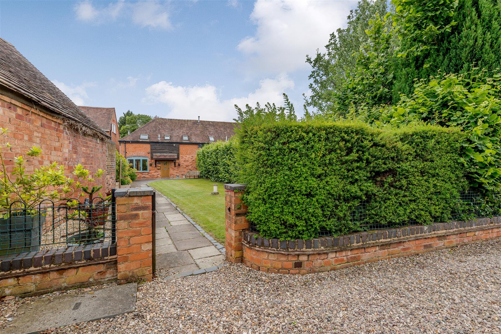 3 Bedroom Barn Conversion For Sale In Droitwich Spa