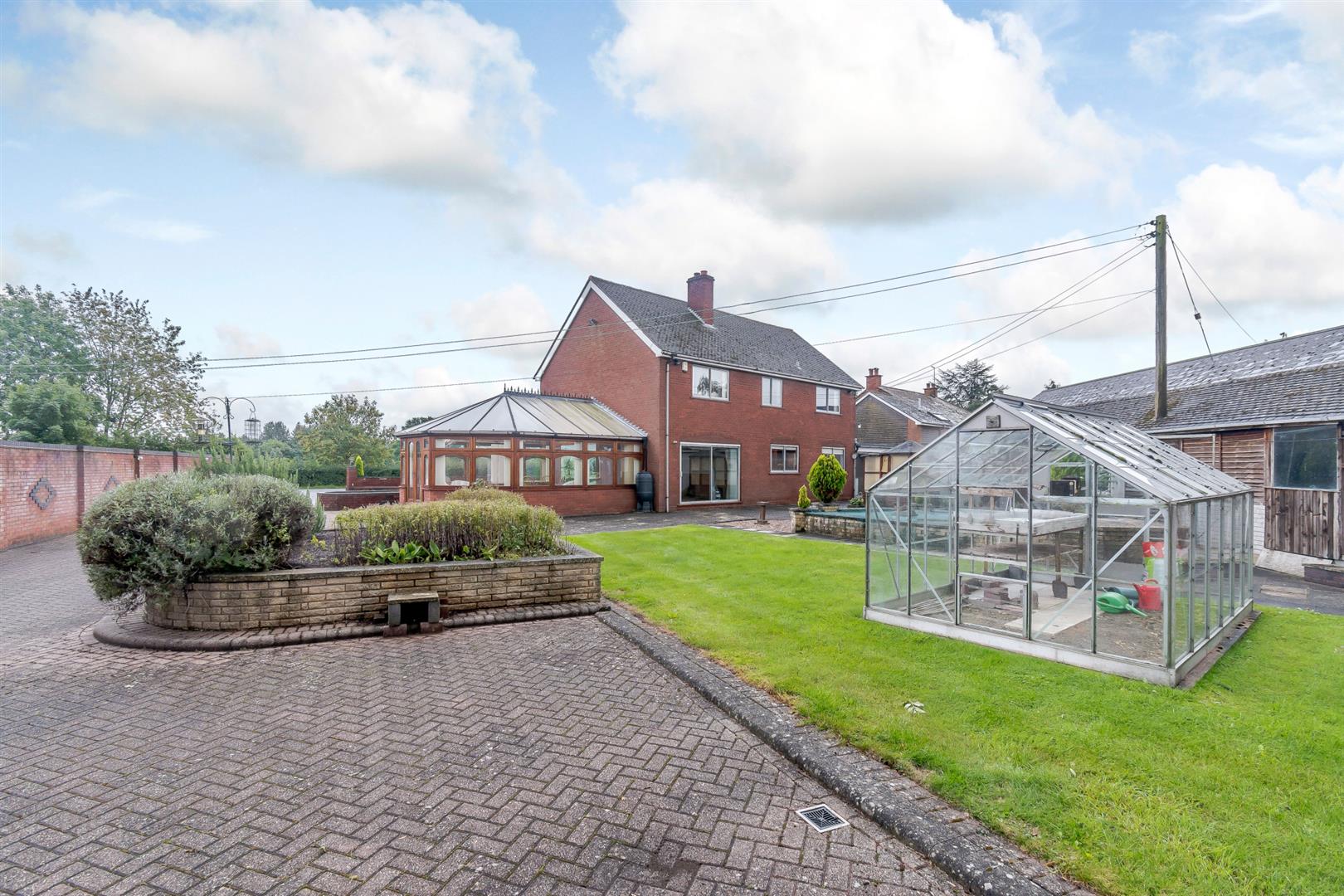 4 bedroom Detached House for sale in Worcester
