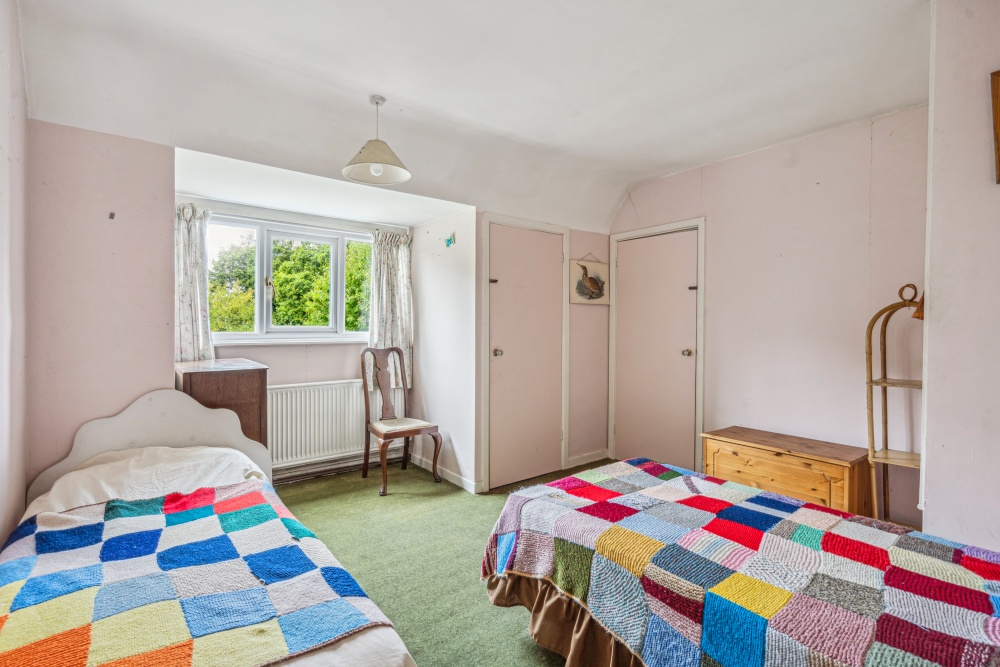 House for sale with 3 bedrooms, Holywell Road, Studham Fine & Country