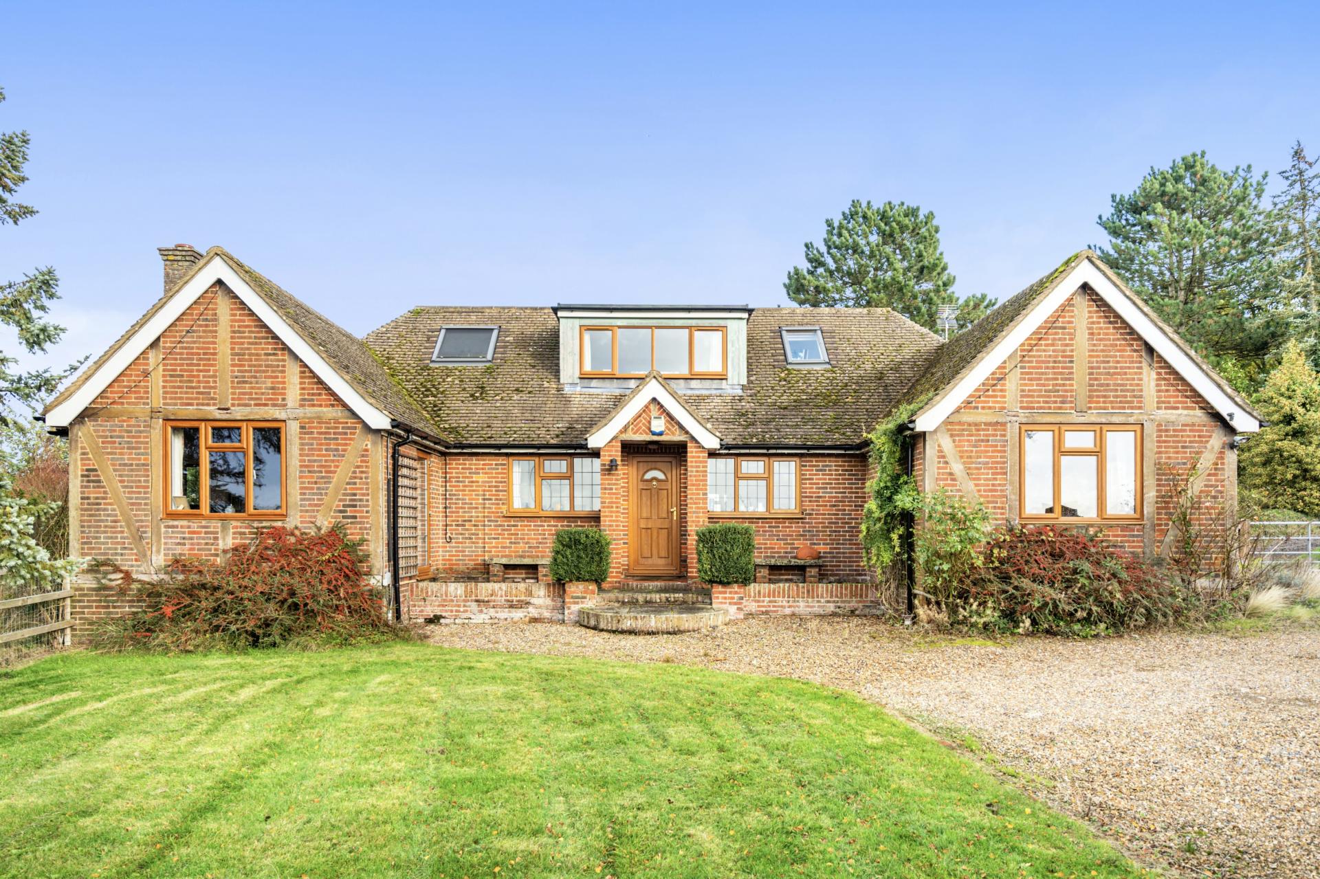 House for sale with 4 bedrooms, Greengates, Whipsnade Fine & Country