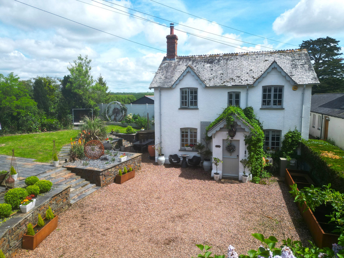 Link Detached House for sale with 3 bedrooms, Nymet Rowland, Crediton