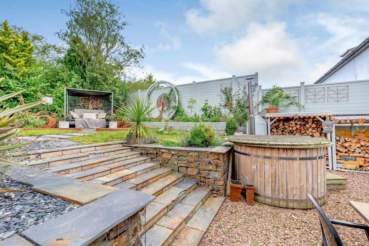 Link Detached House for sale with 3 bedrooms, Nymet Rowland, Crediton