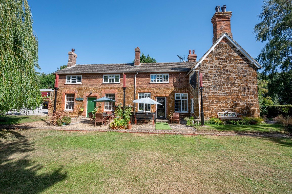 5 bedroom Detached House for sale in Kings Lynn