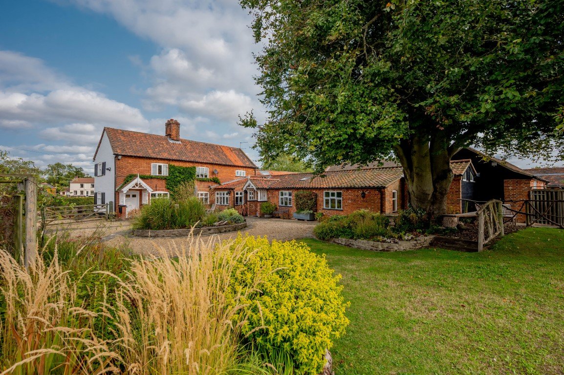 5 bedroom Farm House for sale in Dereham
