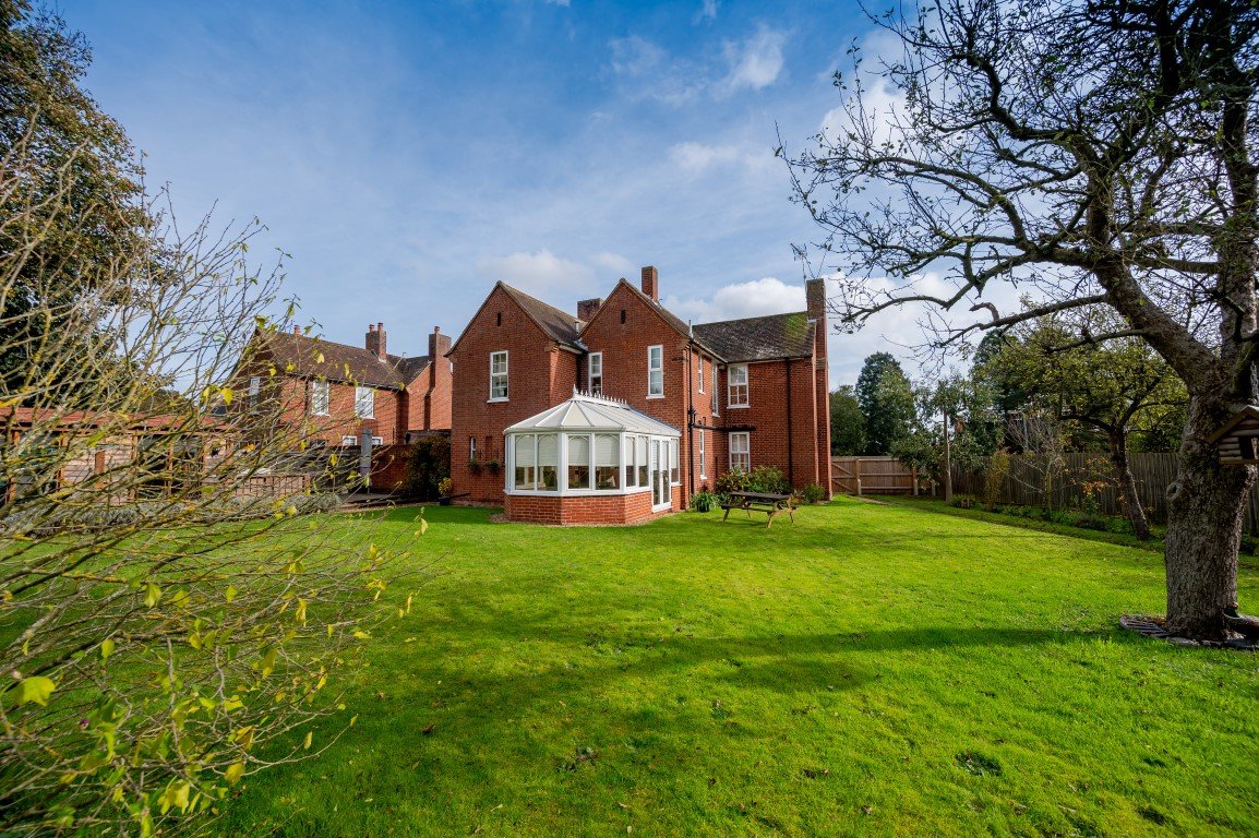 4 bedroom Detached House for sale in Kings Lynn