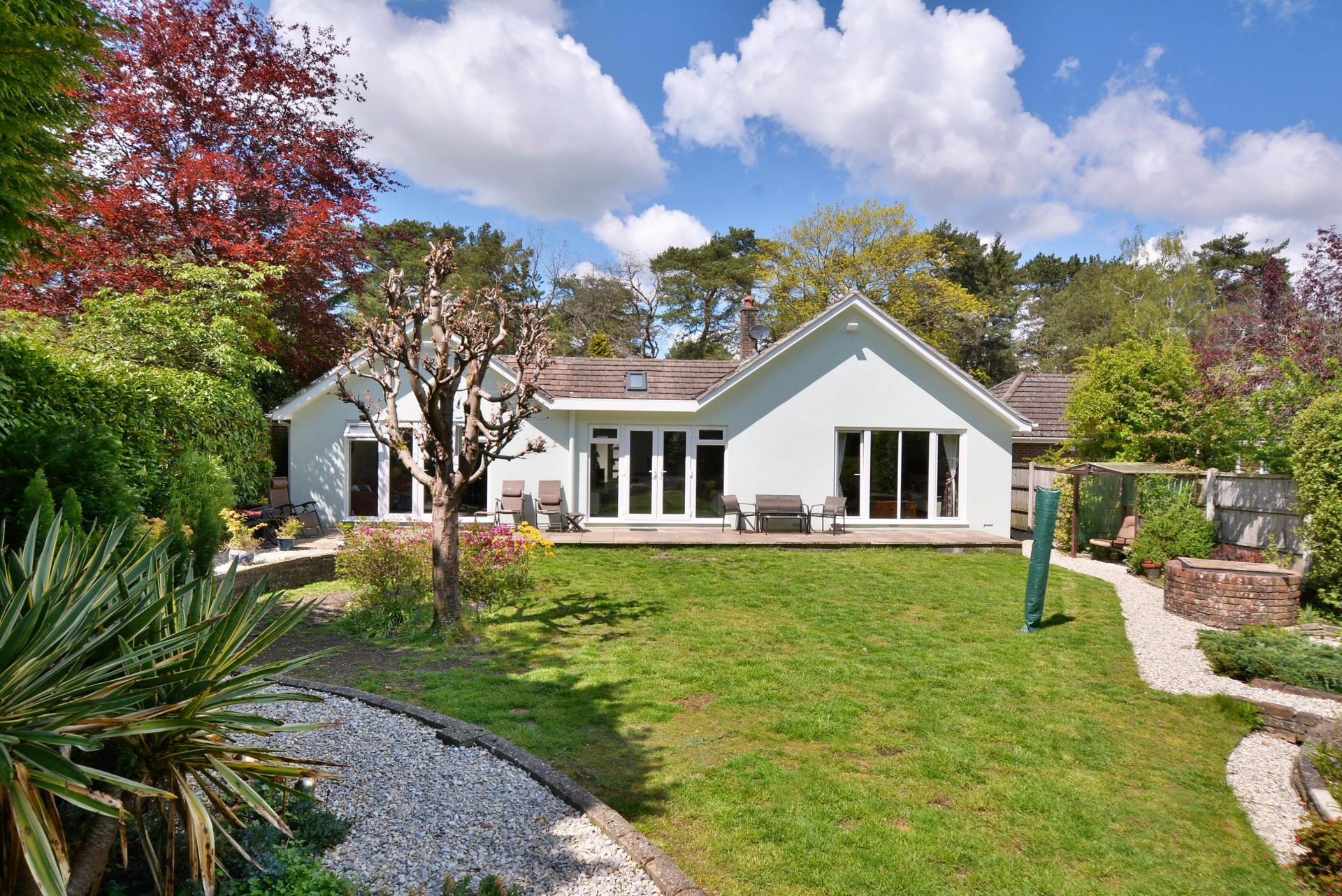 4 bedroom Detached Bungalow for sale in Ringwood