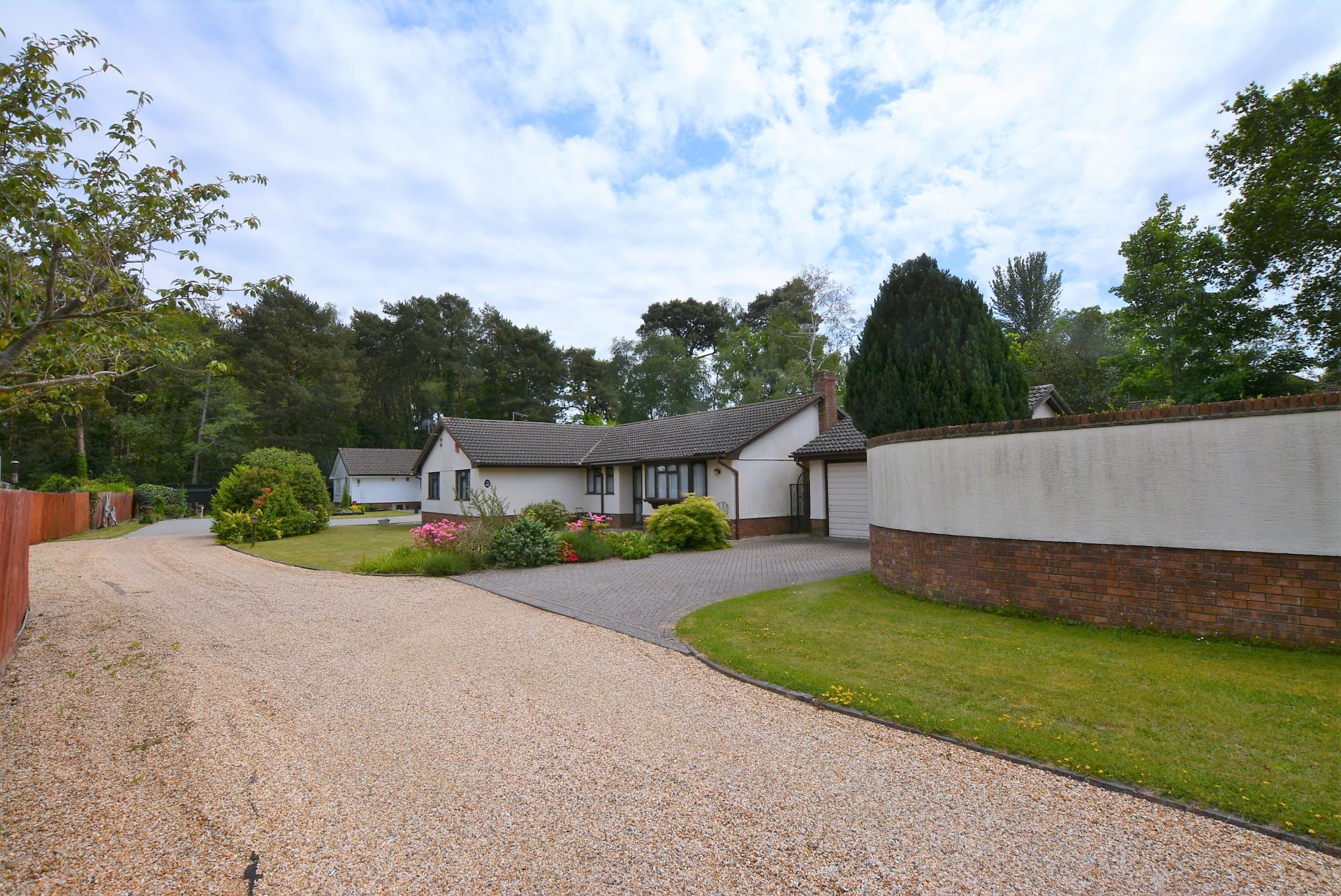 4 bedroom Detached Bungalow for sale in Ferndown