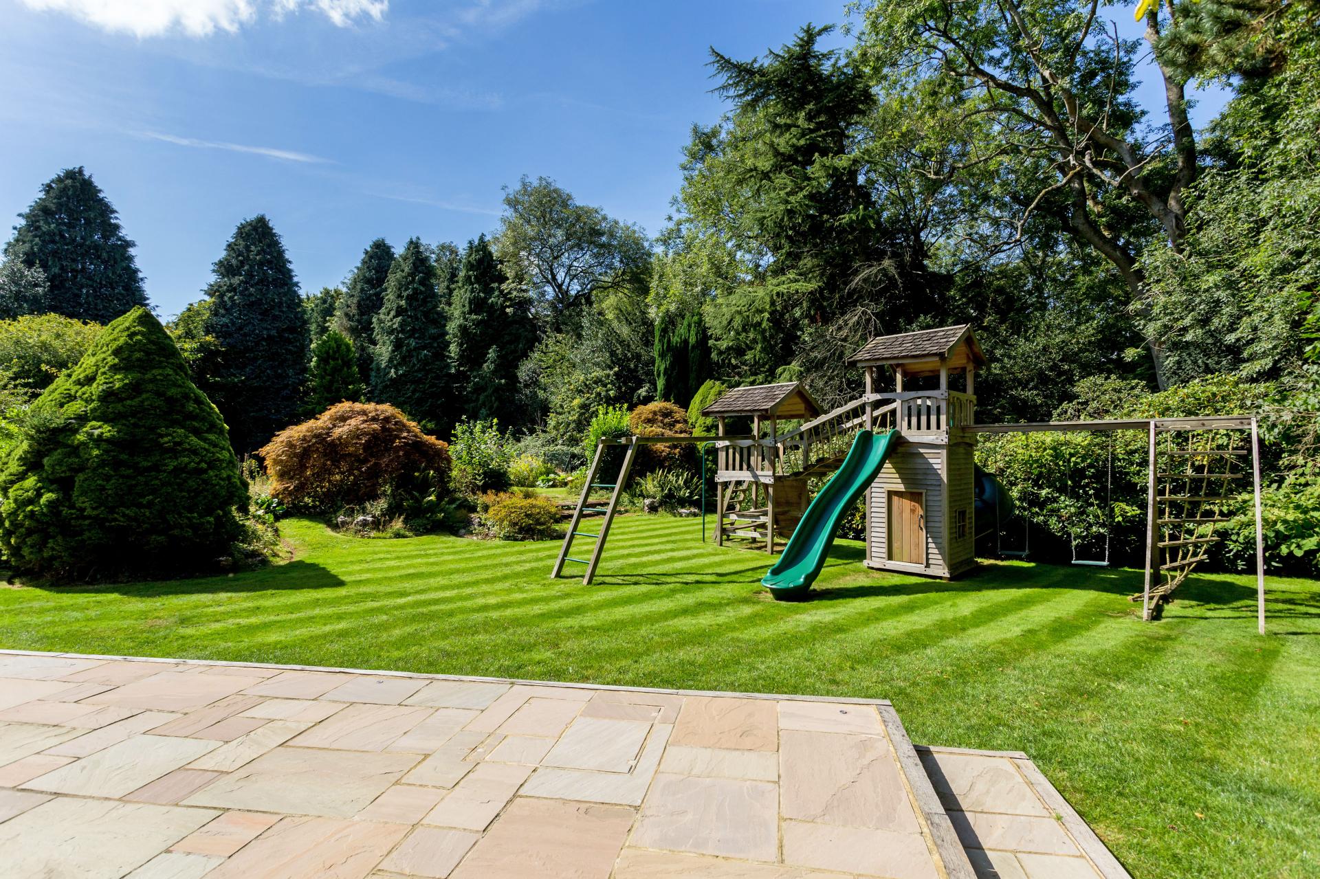 7 bedroom Equestrian for sale in Lower Kingswood