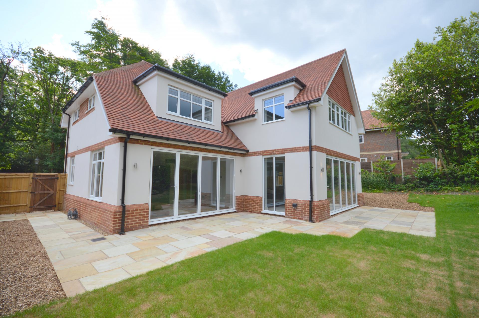 5 bedroom House for sale in Tadworth