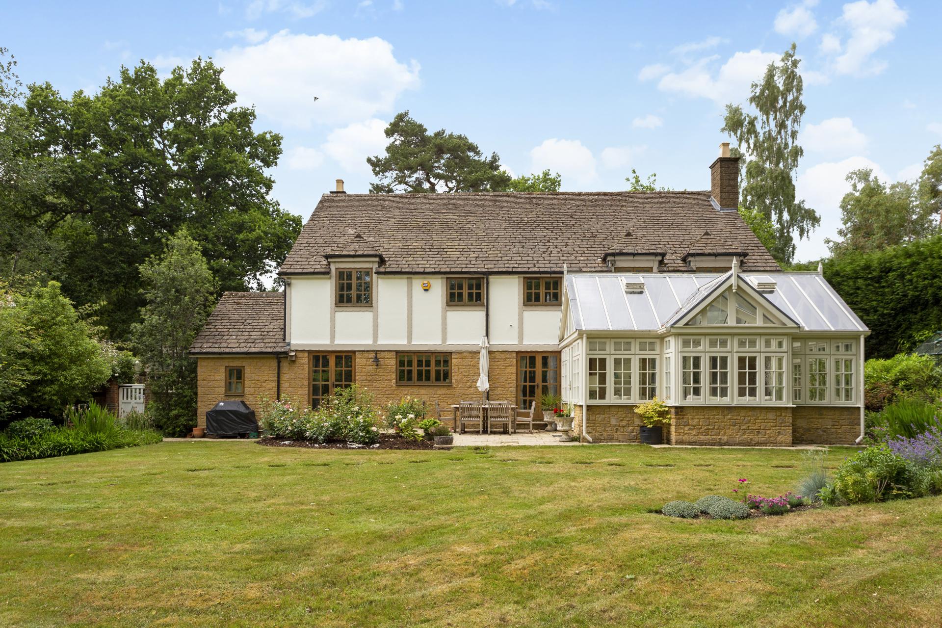 5 bedroom House for sale in Kingswood