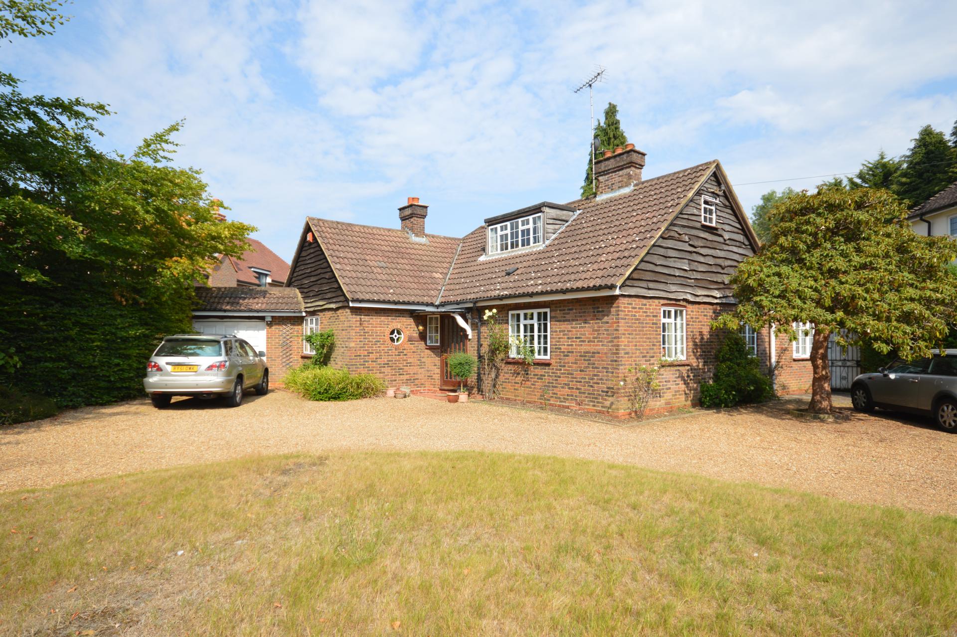 4 bedroom Detached Bungalow for sale in Kingswood