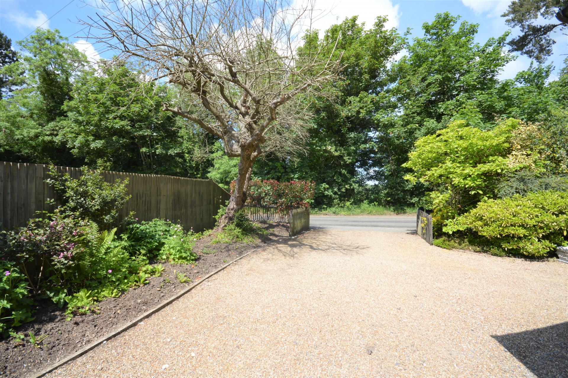 3 bedroom SemiDetached House for sale in Chipstead