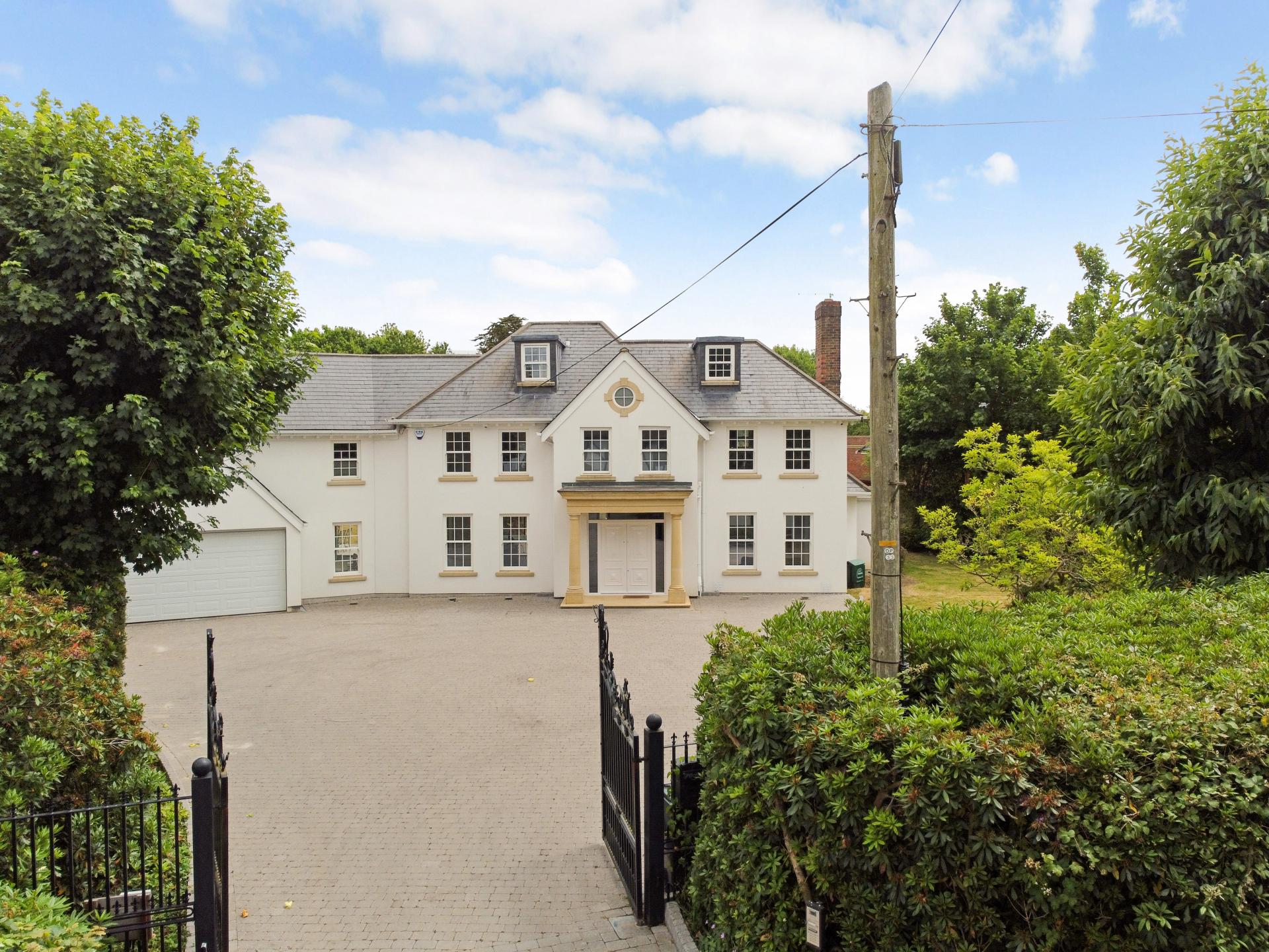 Detached House for sale with 8 bedrooms, Sandy Lane, Kingswood Fine & Country