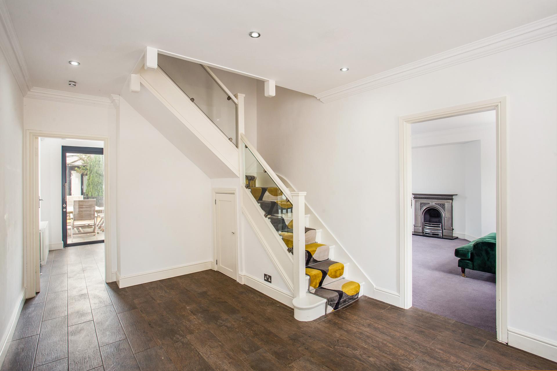 Detached House for sale with 8 bedrooms, Sandy Lane, Kingswood Fine & Country