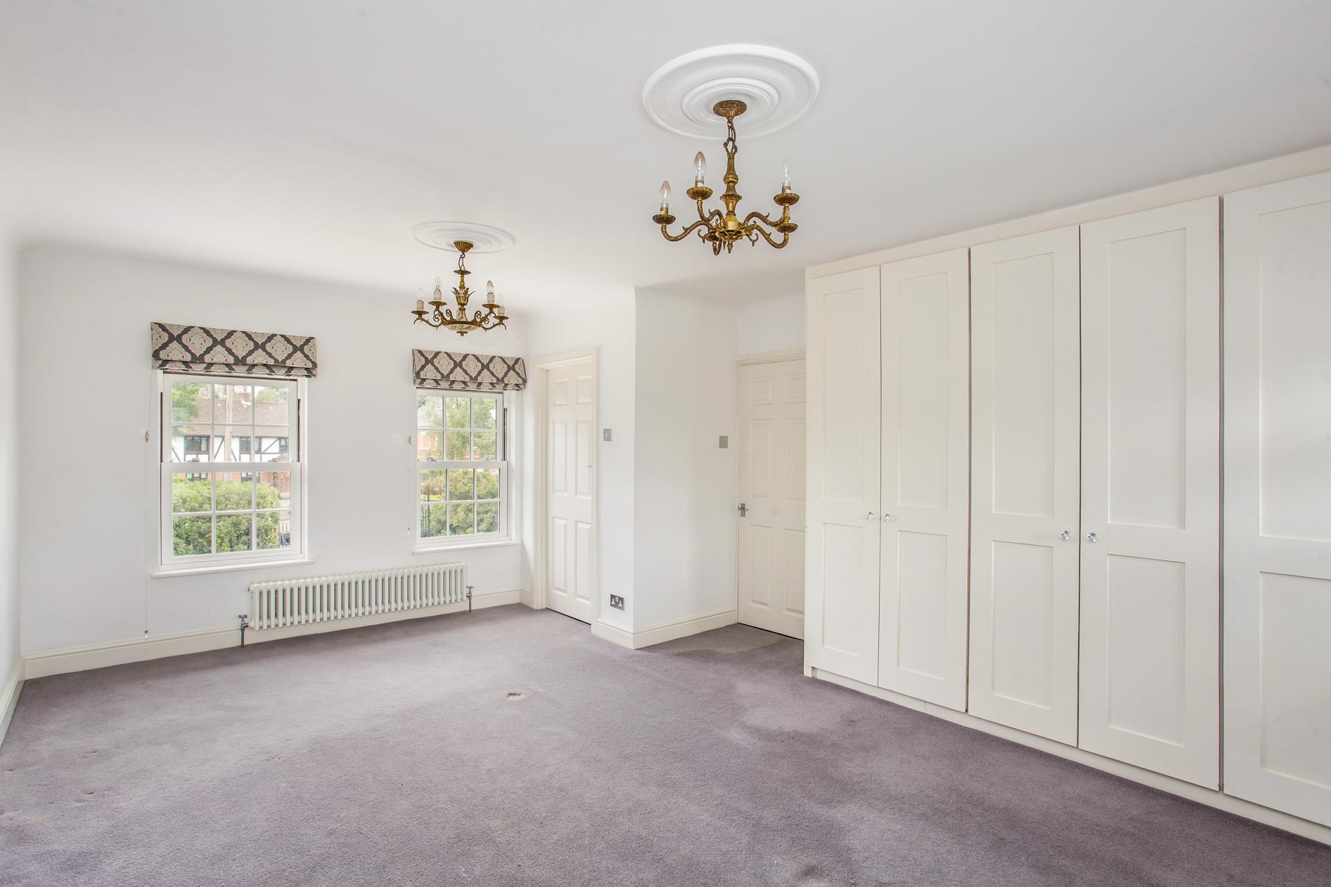 Detached House for sale with 8 bedrooms, Sandy Lane, Kingswood Fine & Country